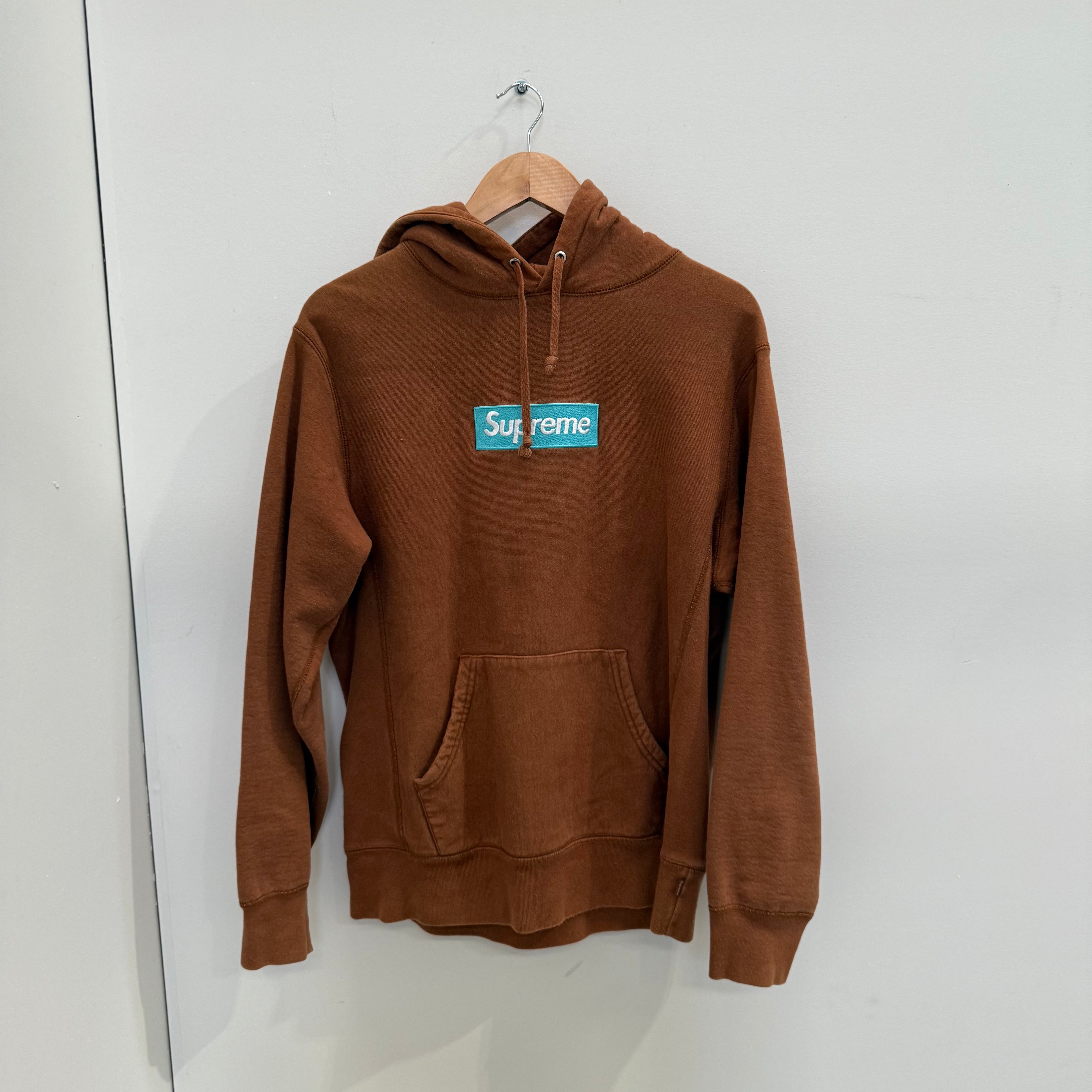 Supreme FW17 Brown Box Logo Hoodie (Size L) – Curated by Charbel