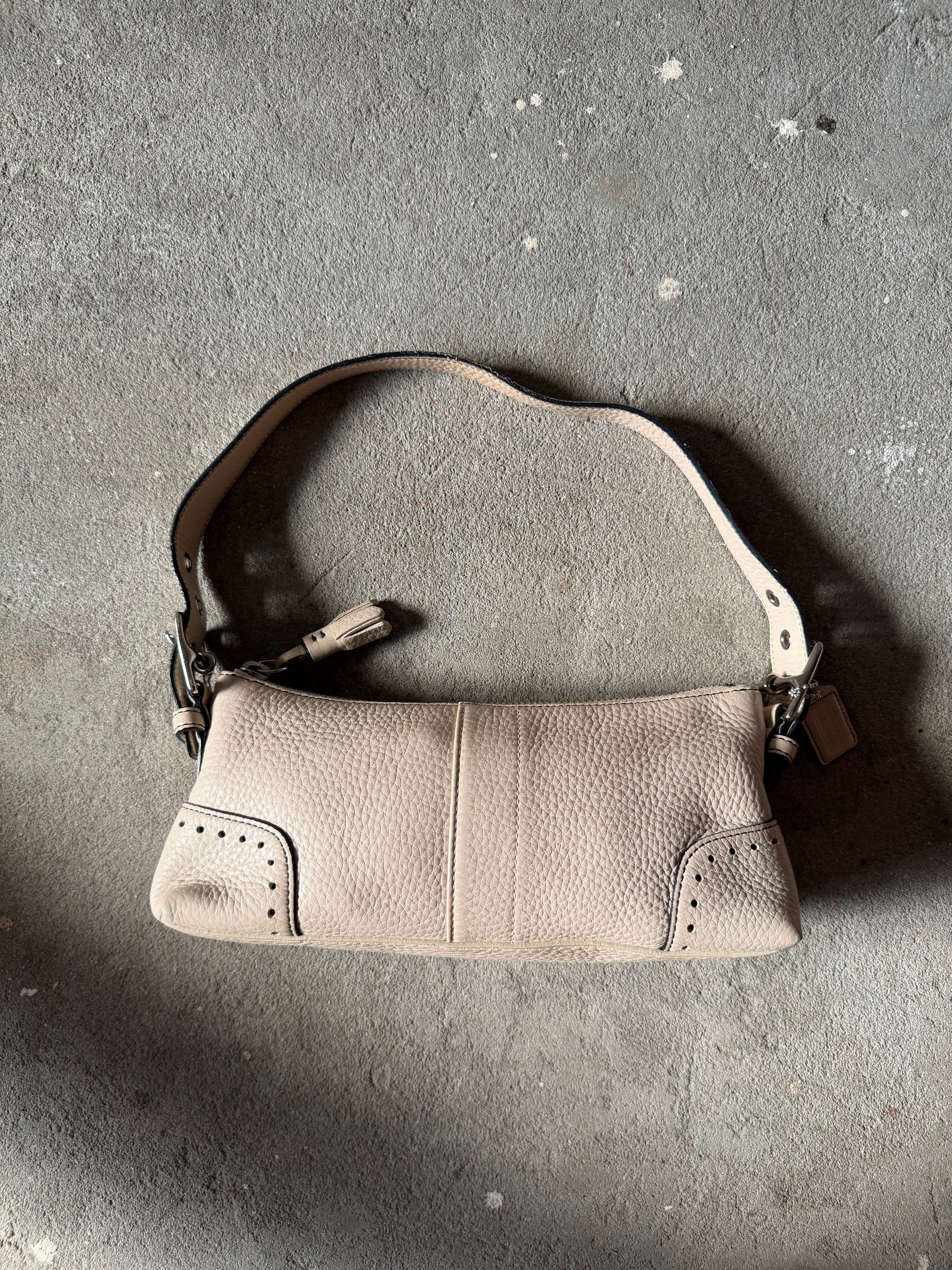 Coach Signature Hampton Baguette Leather Shoulder Bag Cream 