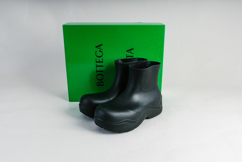 Bottega Veneta Black Puddle Boots Size 39/US6 Mens – Curated by