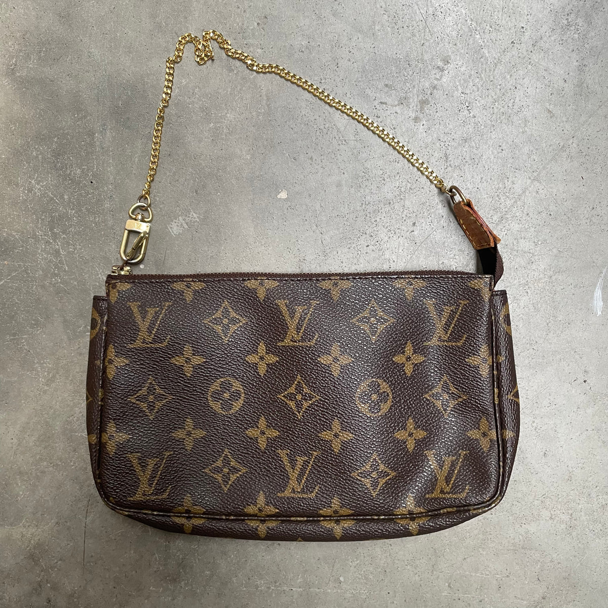 Louis vuitton pochette discount poshmark