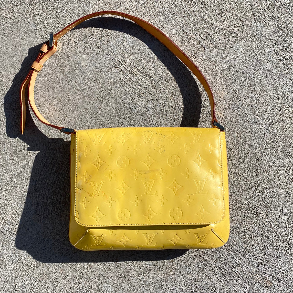 Louis Vuitton 2000s Yellow Vernis Shoulder Bag · INTO