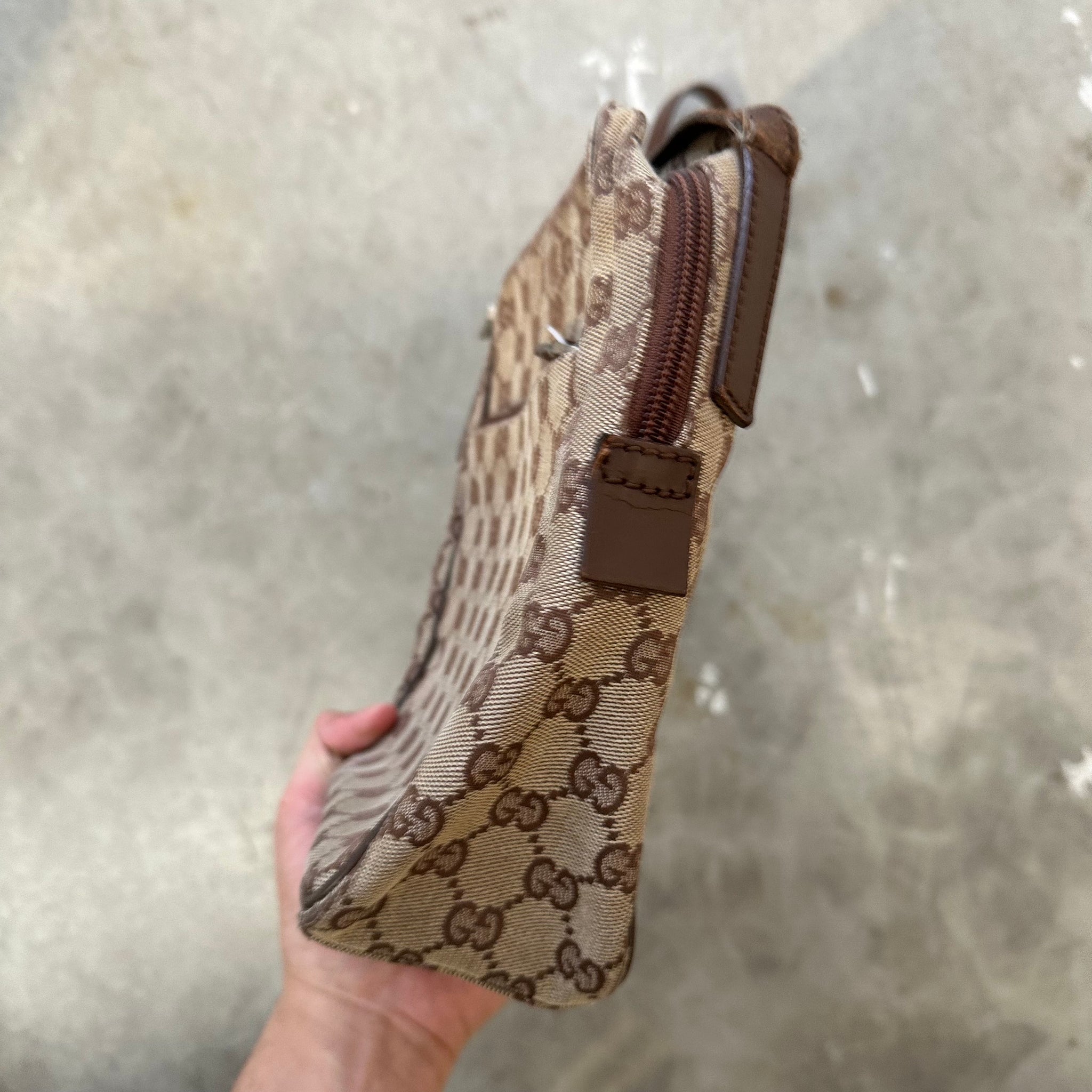 Gucci Canvas Logo Print Crossbody Bag Beige