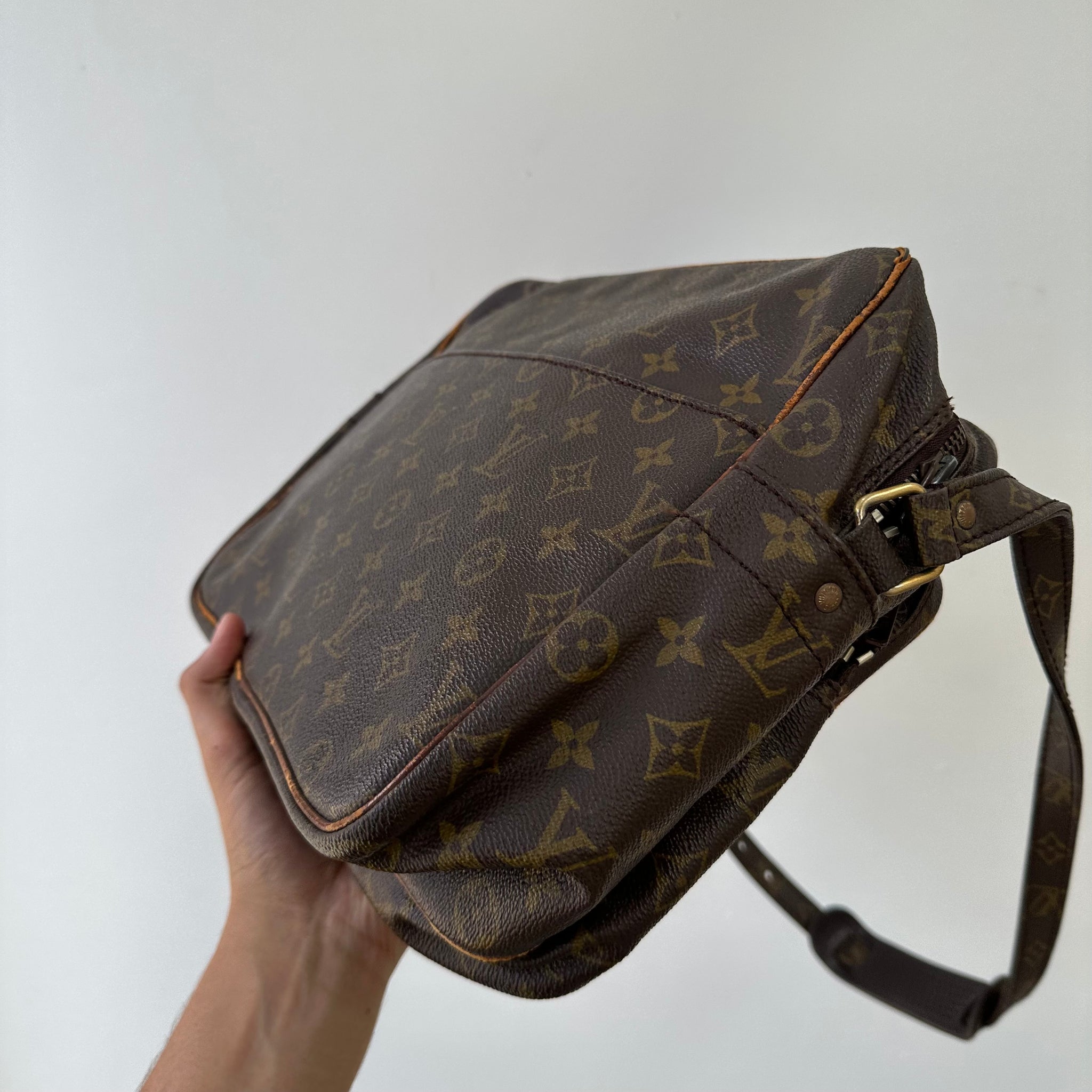 Louis Vuitton Nile Messenger Crossbody Bag