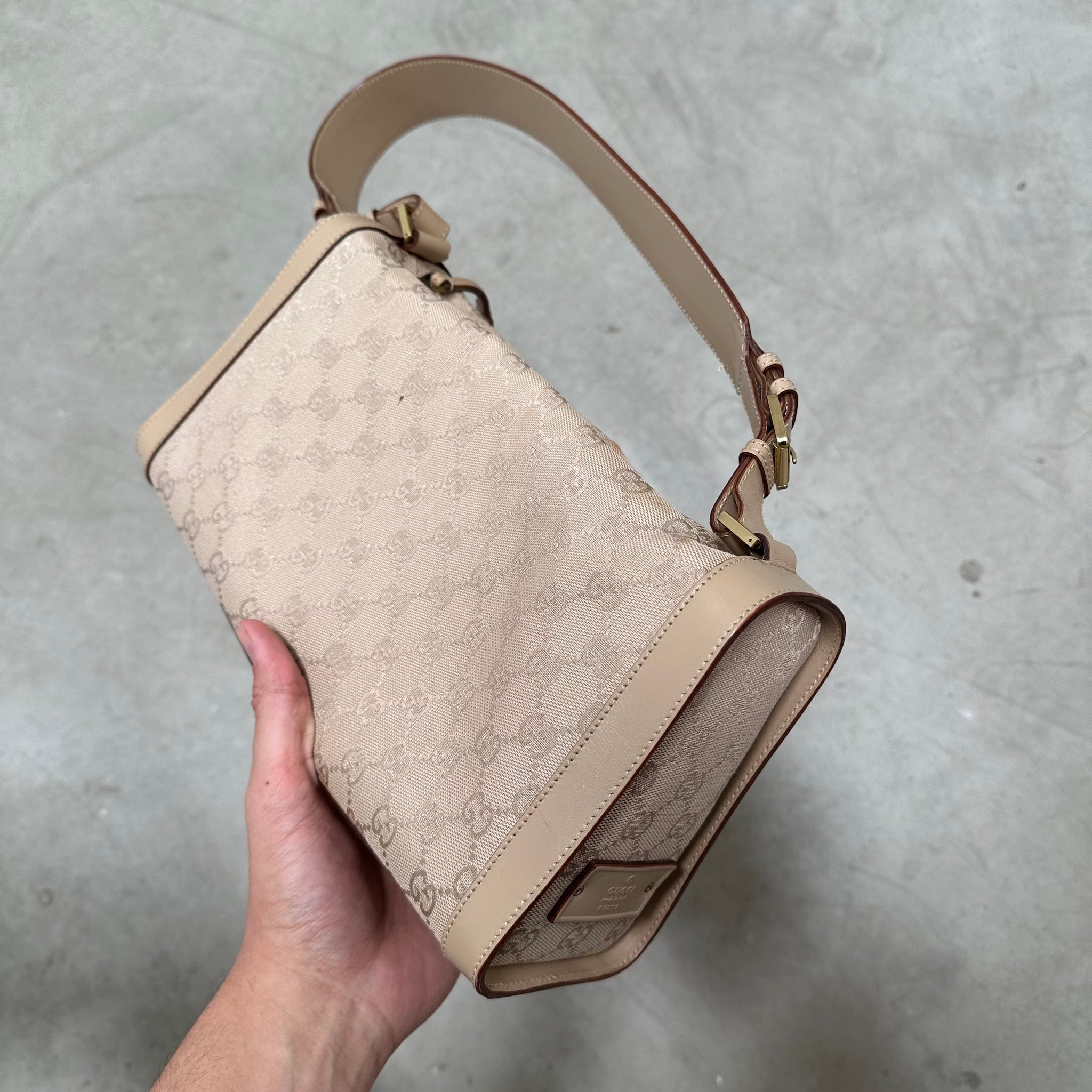 Gucci Beige GG Logo Shoulder Bag