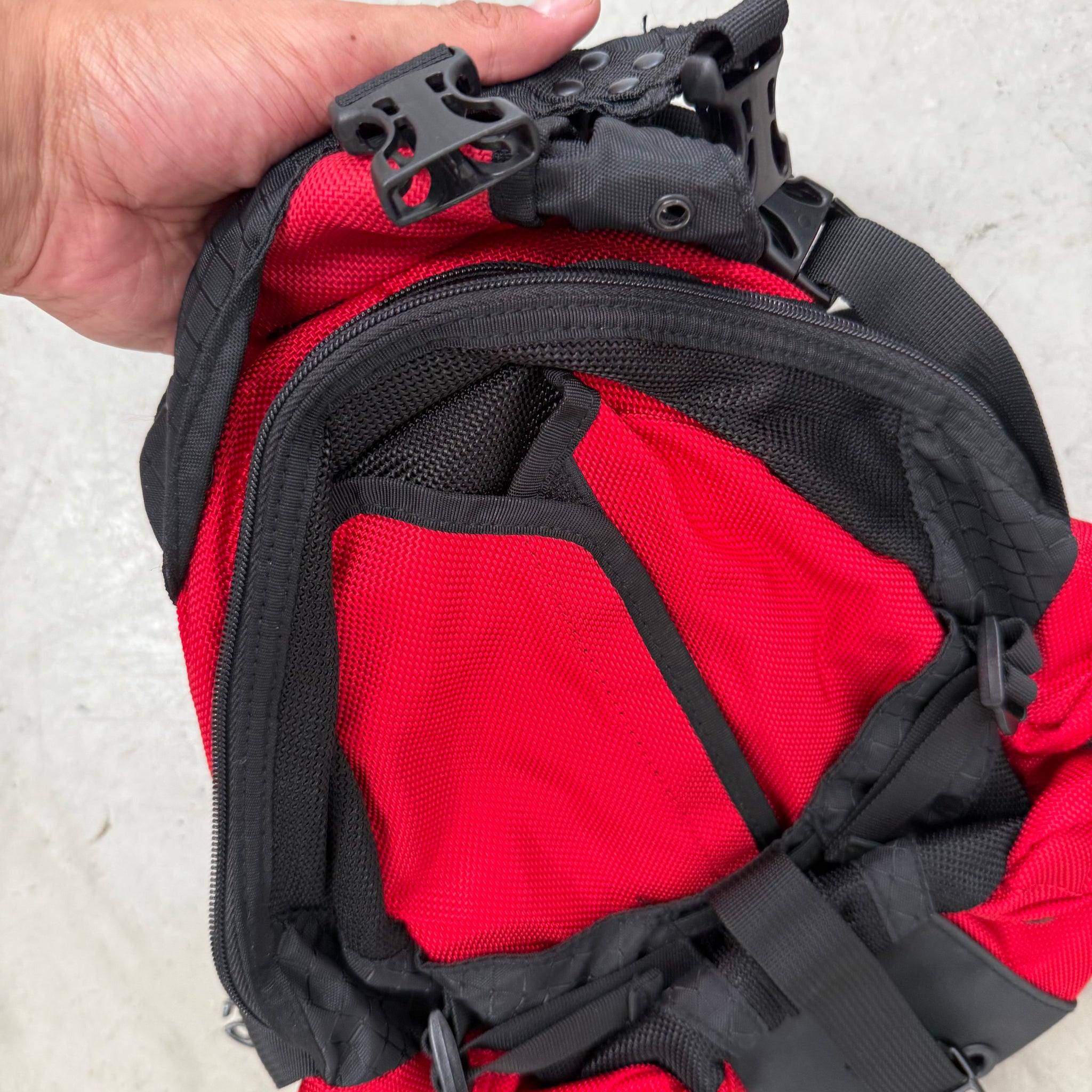 Oakley Software Vintage Black/Red Small Backpack