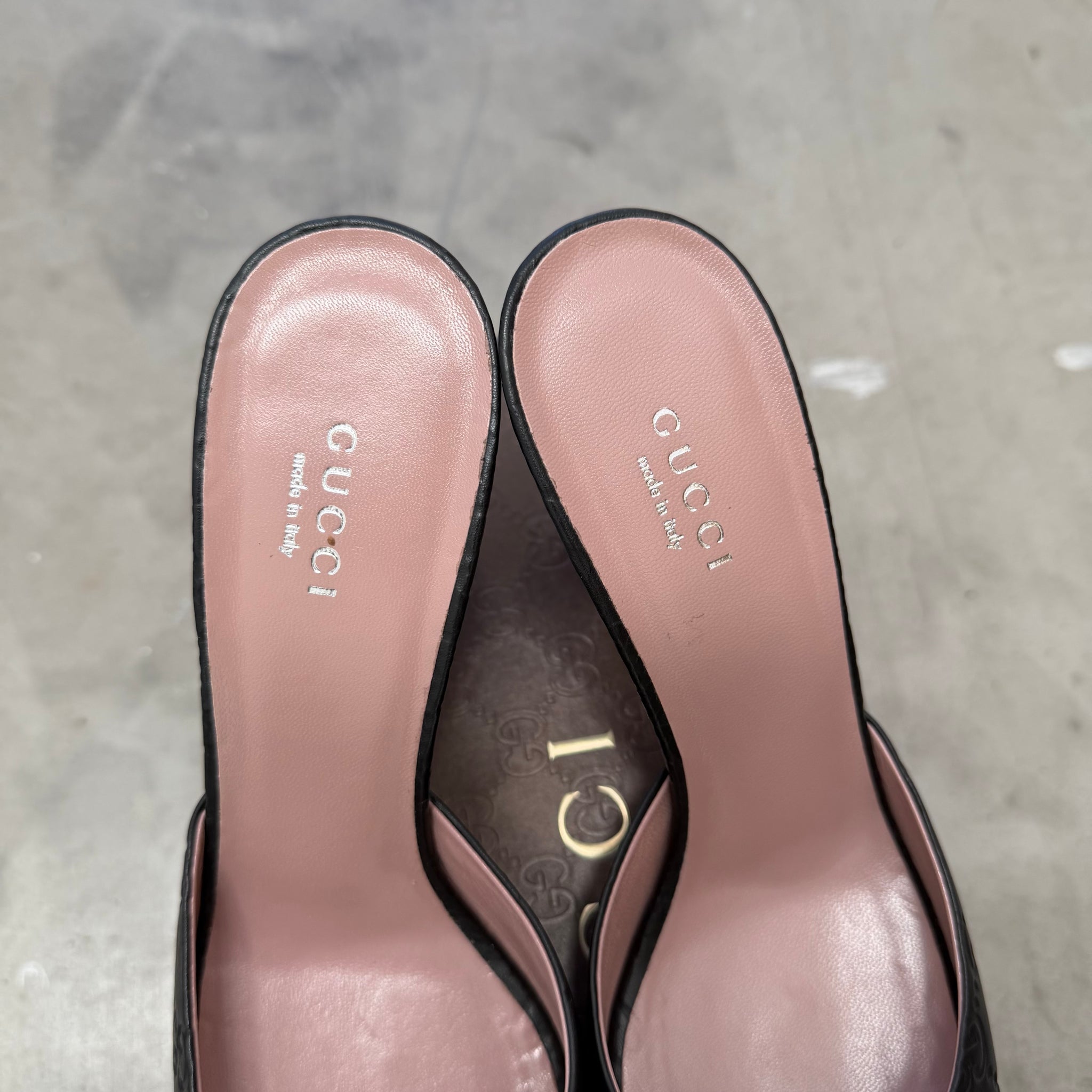 Gucci Black Guccissima Leather Horsebit Heels (Size 37.5)