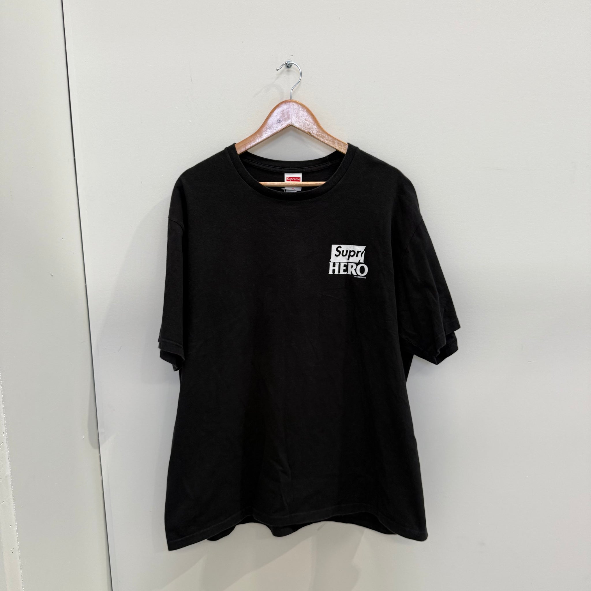 Supreme Hero T Shirt Black (Size XL)