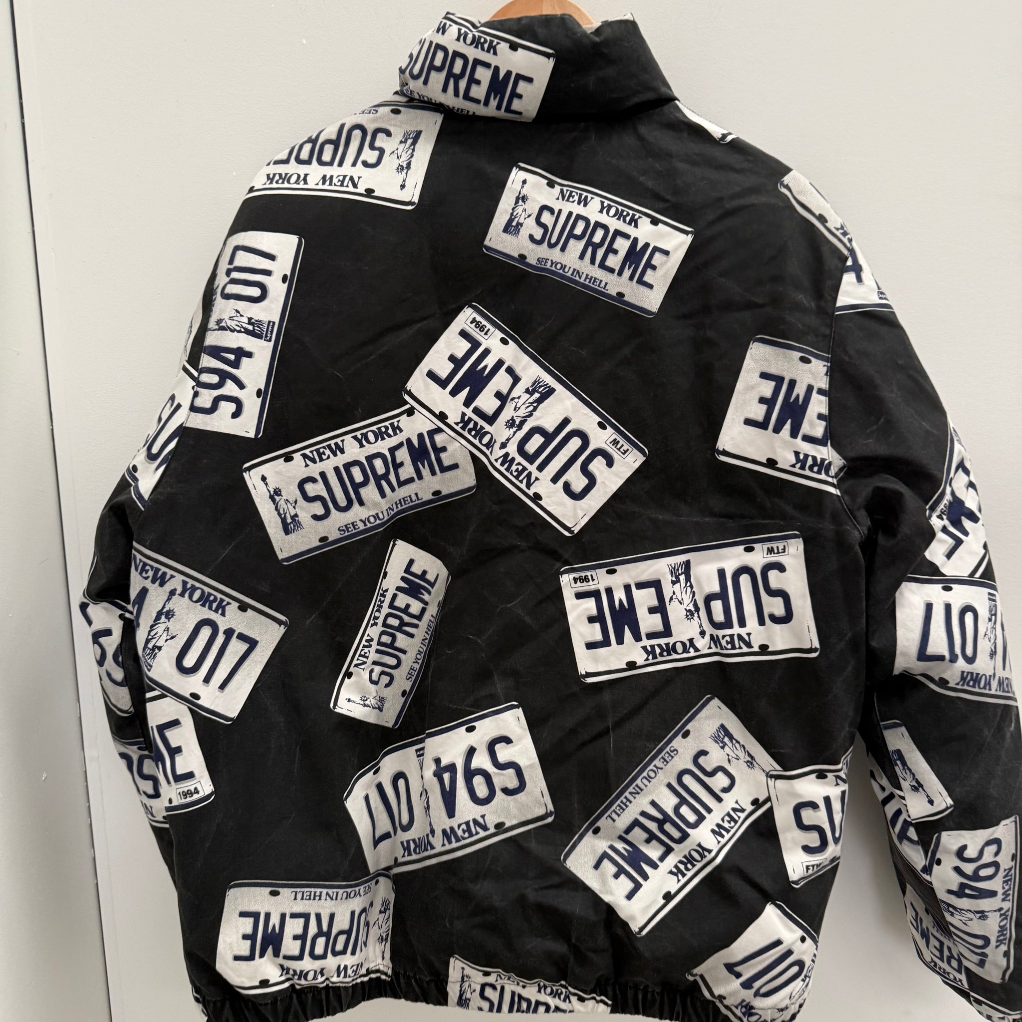 Supreme License Plate Puffer Jacket (Size L)