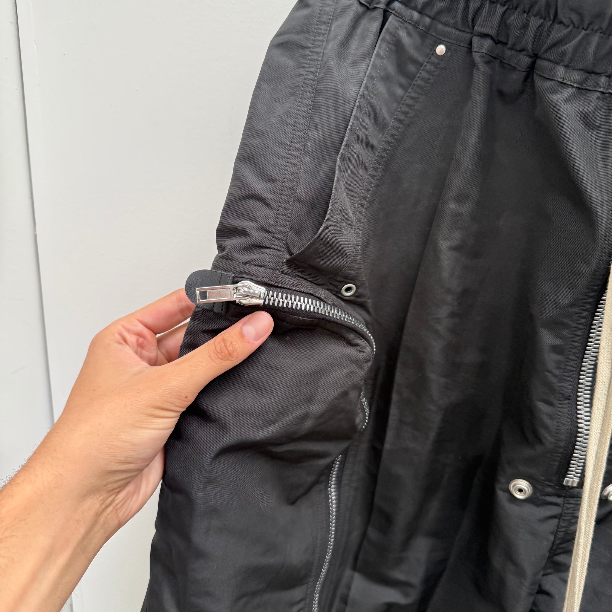 Rick Owens FW24 Bauhaus Bela Shorts In Black (Size 48)