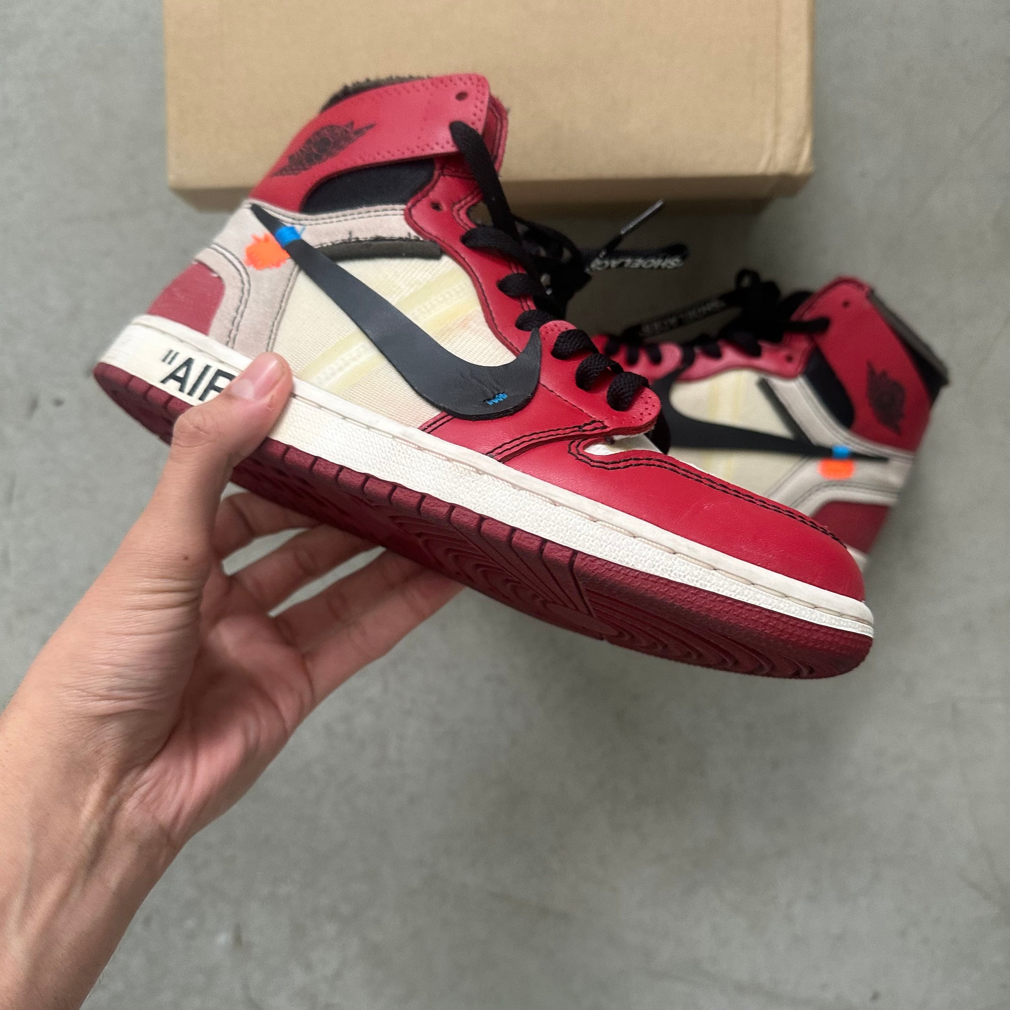 Off-White x Air Jordan 1 Retro High OG 'Chicago' US8