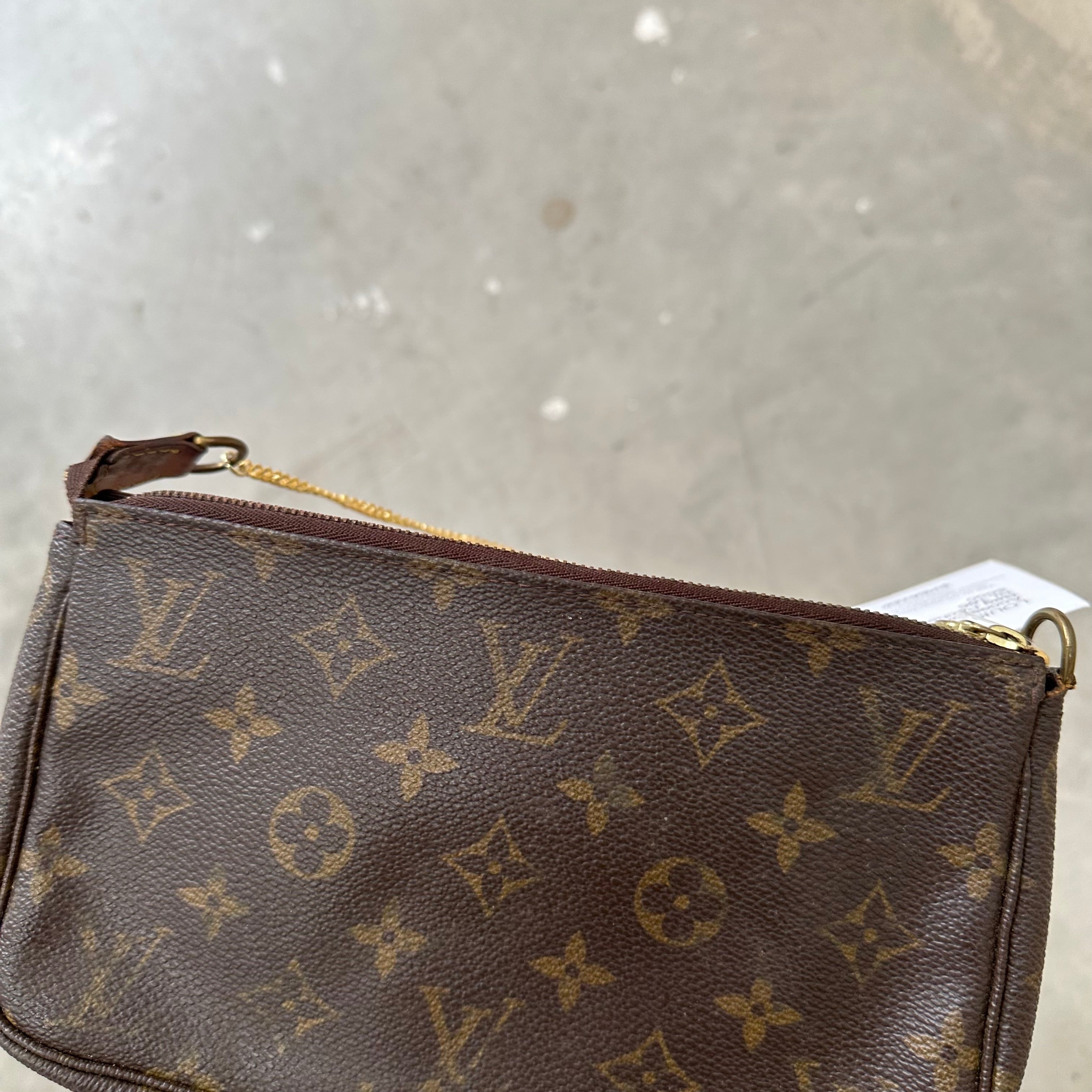 Louis Vuitton Monogram Pochette Bag – Curated by Charbel