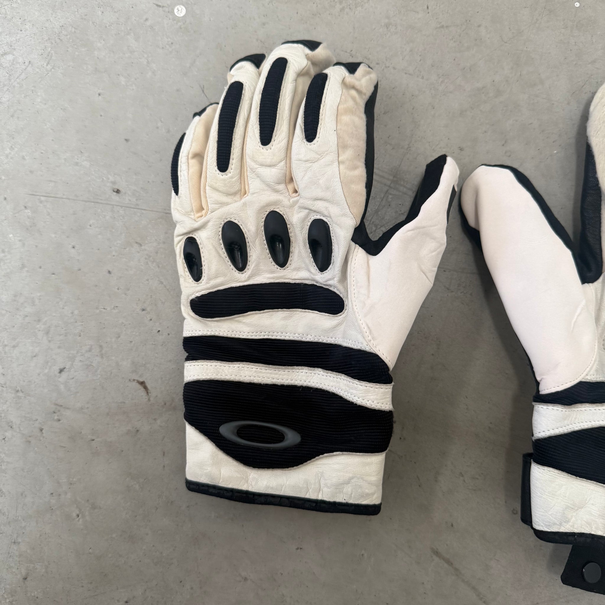 Oakley White Vintage Leather Gloves
