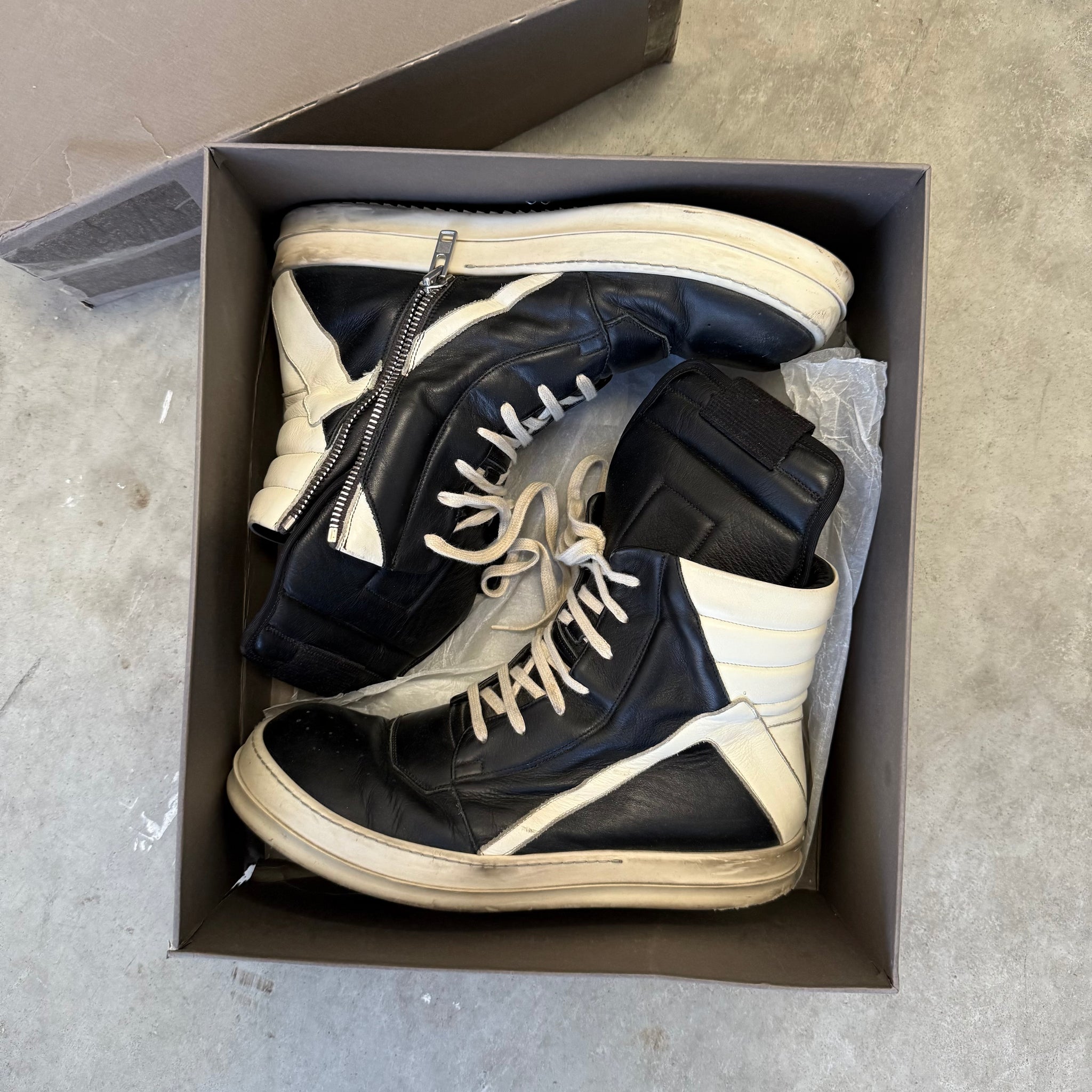 Geobaskets Box Rick Owens Geobaskets Two Tone Sneakers (EU45) – Curated by Charbel