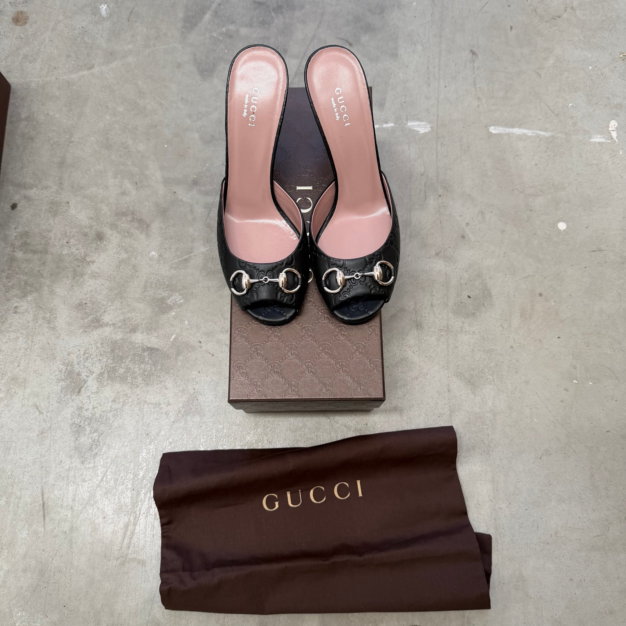 Gucci Black Guccissima Leather Horsebit Heels (Size 37.5)