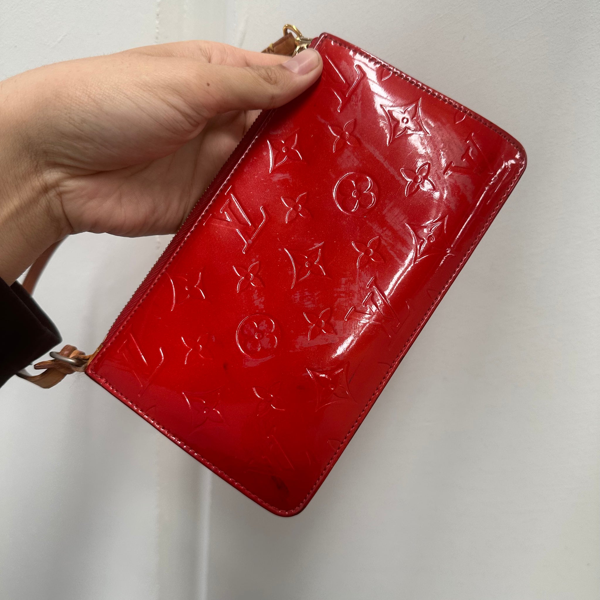 Louis Vuitton Monogram Vernis Lexington Rouge Pochette