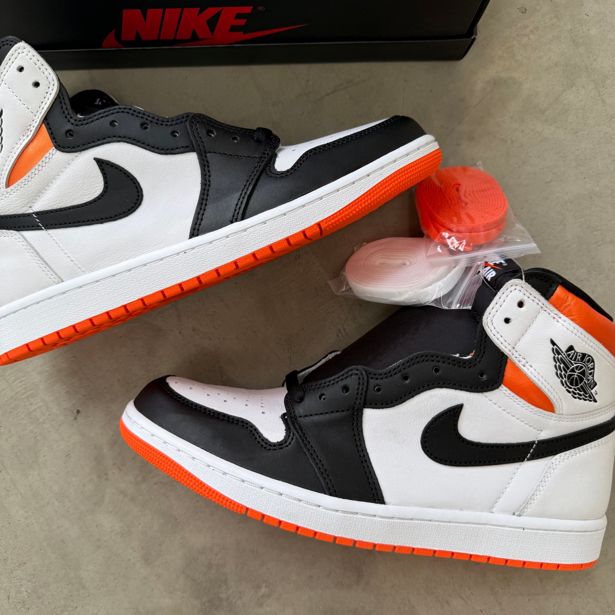 Jordan 1 High Electro Orange (US10.5)