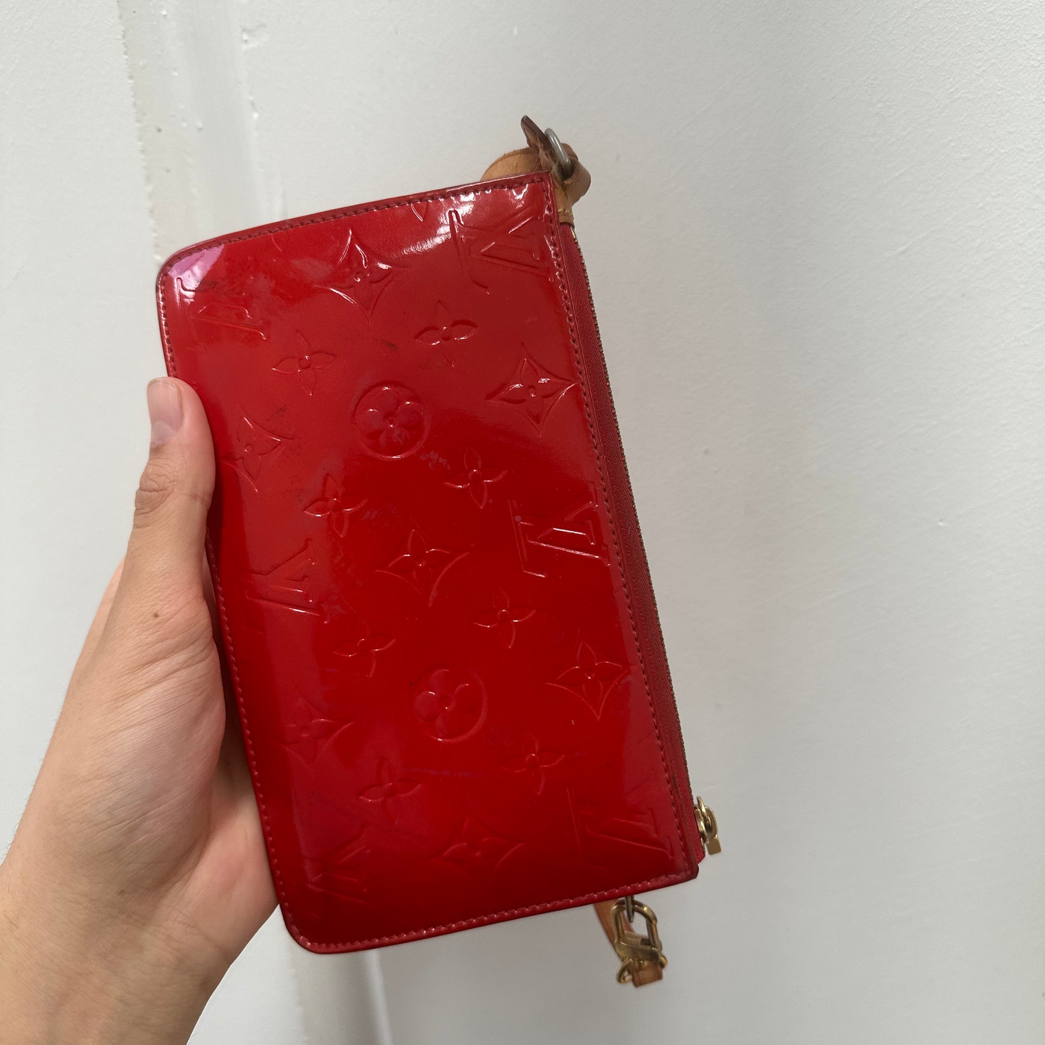 Louis Vuitton Monogram Vernis Lexington Rouge Pochette