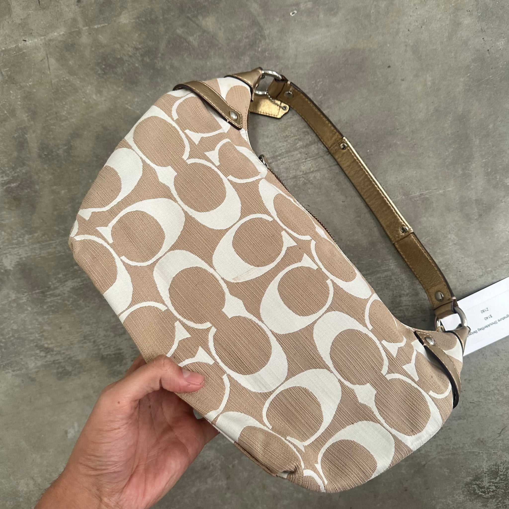 Coach Signature Shoulder Bag Beige/Gold
