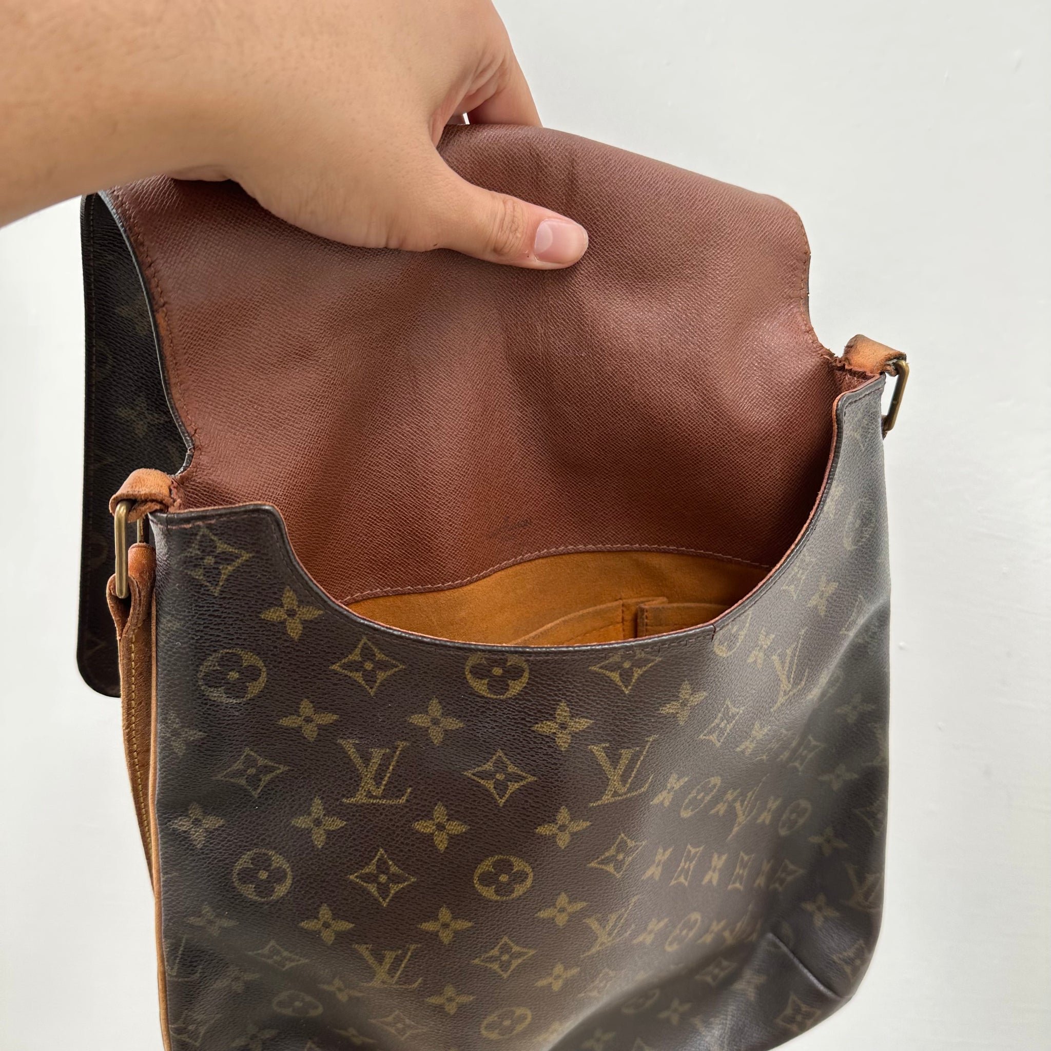 Louis Vuitton Flip Musette Monogram Shoulder / Crossbody Bag