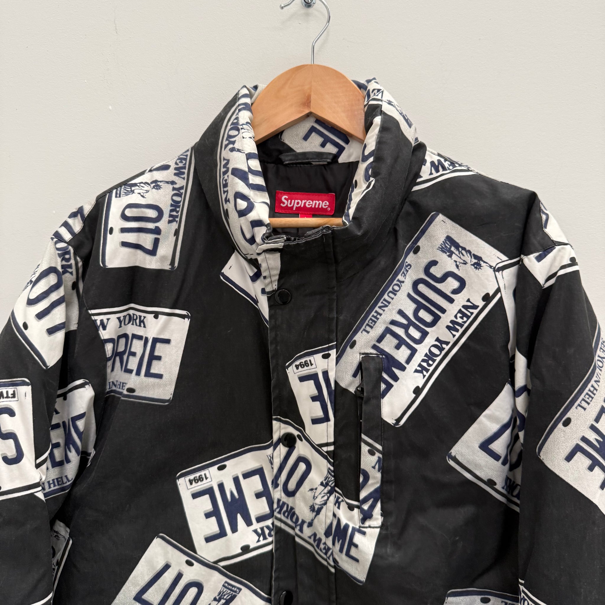 Supreme License Plate Puffer Jacket (Size L)