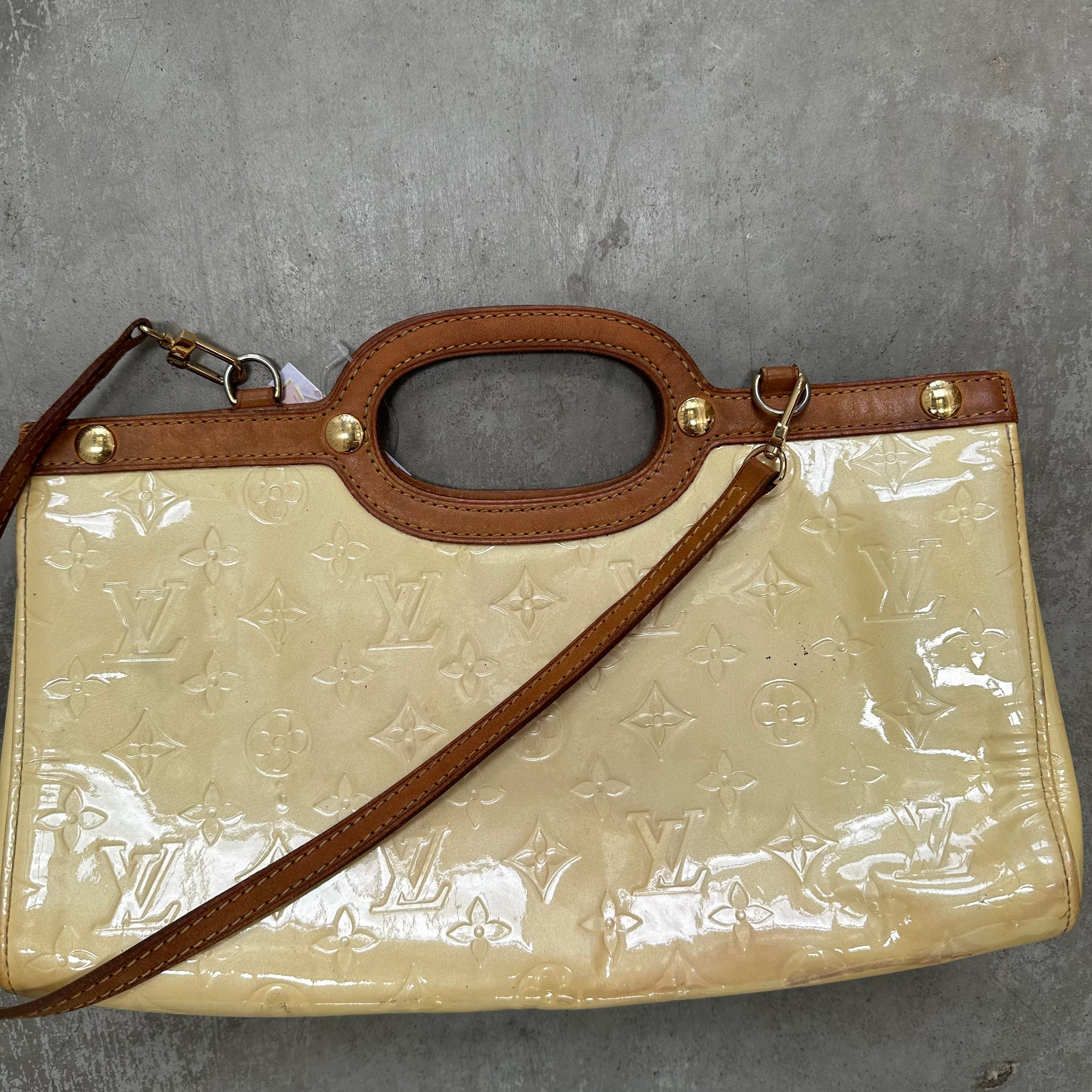 Louis Vuitton Cream Monogram Vernis Roxbury Drive Bag with Strap