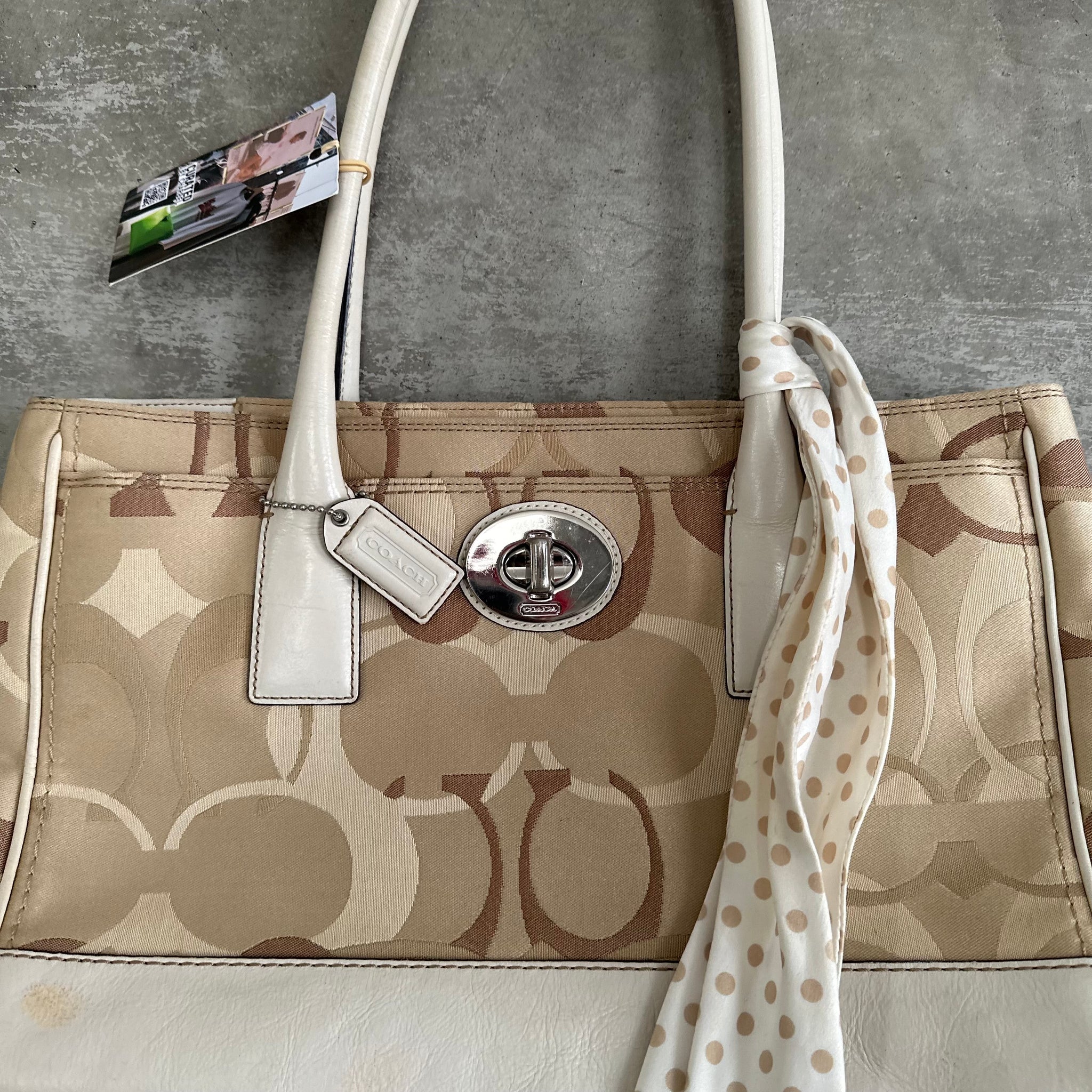 Coach Hampton Madeline Signature Handbag