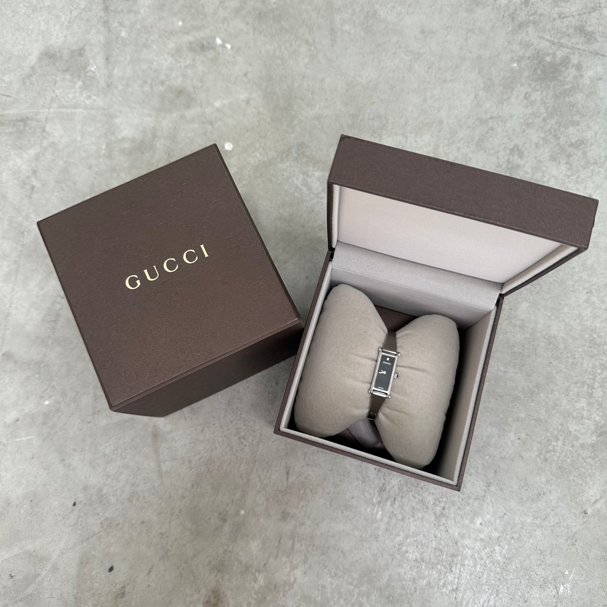 Gucci 1500L Quartz Watch Black Dial