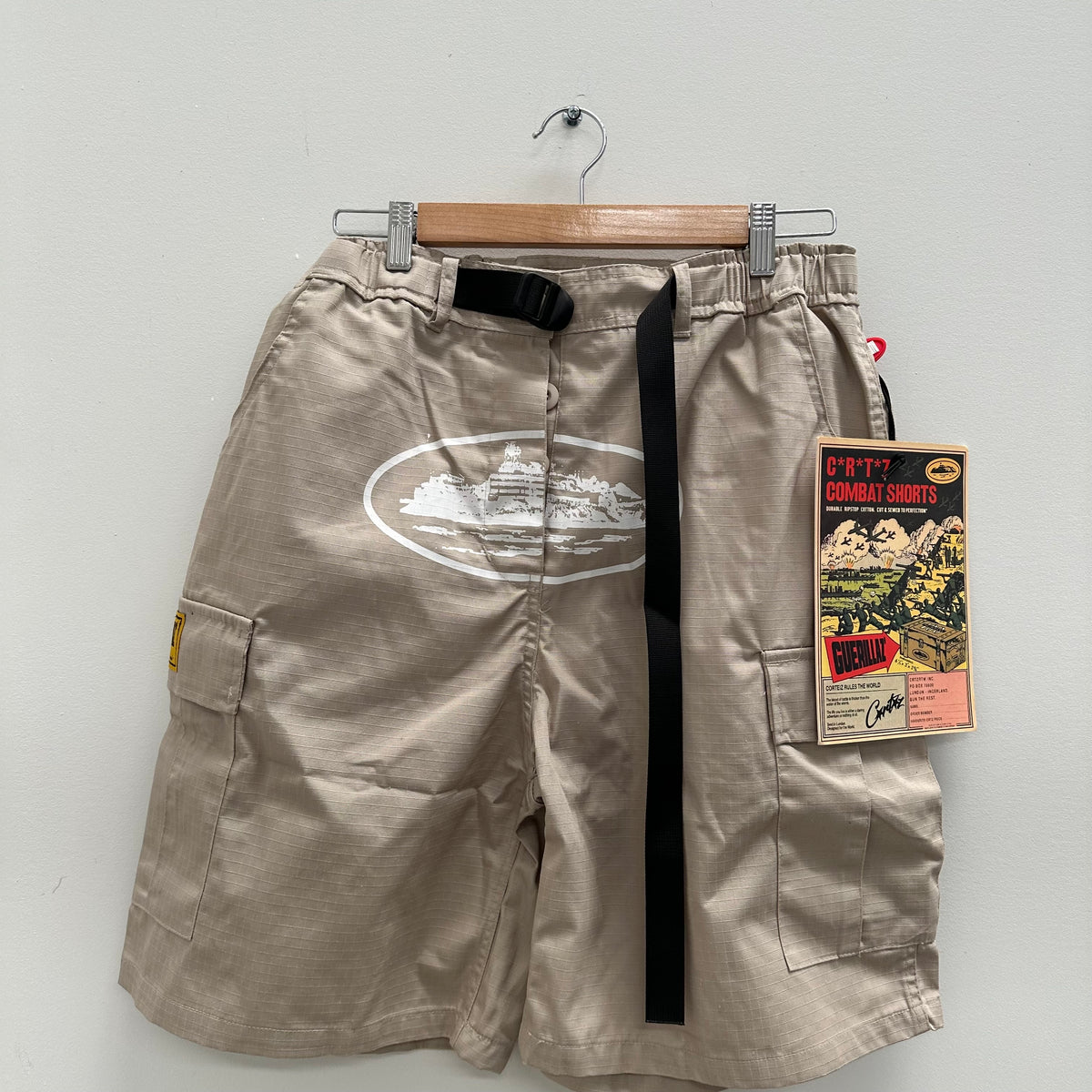 Corteiz Guerillaz Cargo Shorts Khaki (Size XL) – Curated by Charbel