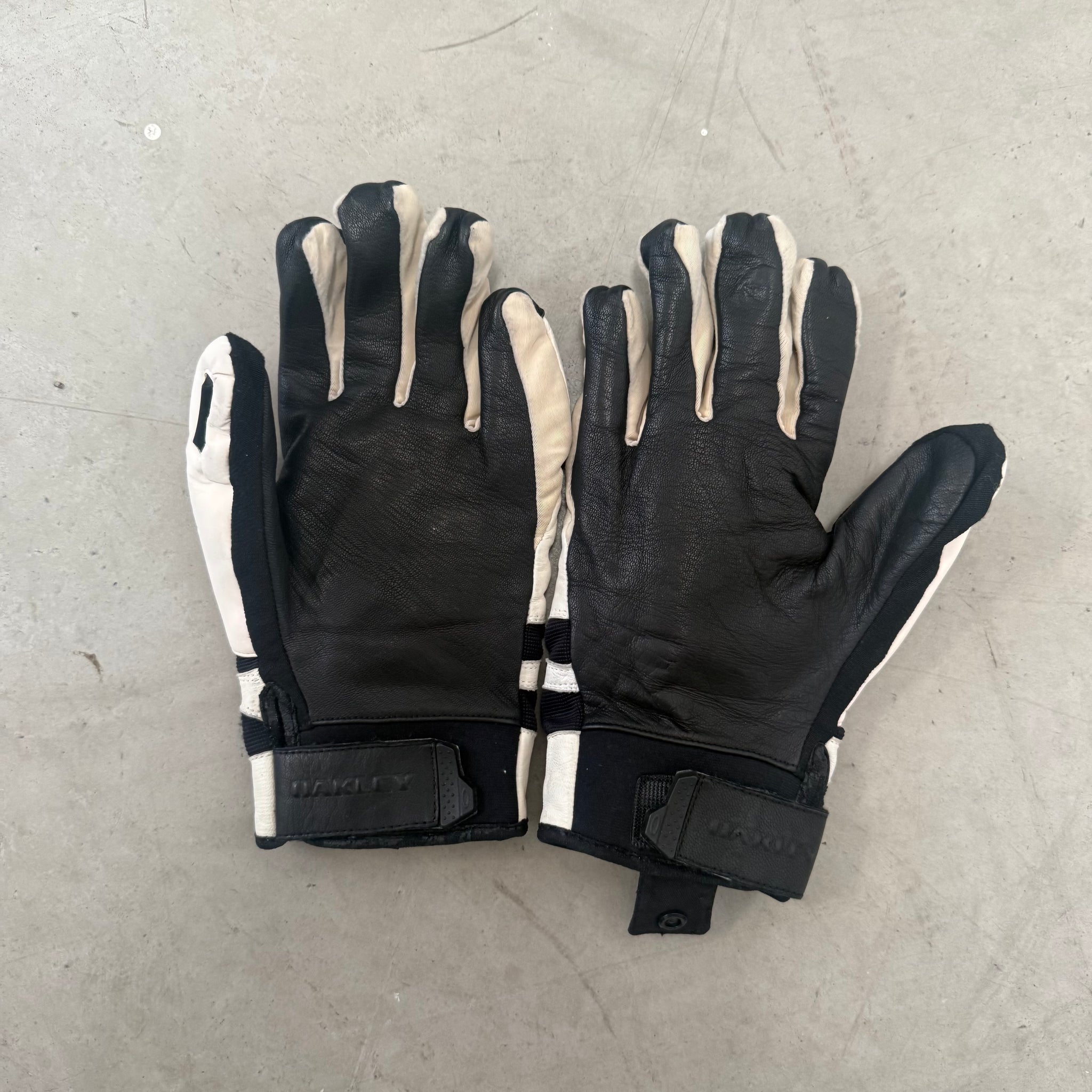 Oakley White Vintage Leather Gloves