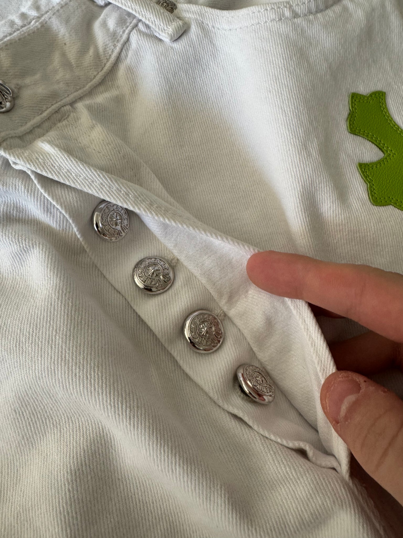 Chrome Hearts London Exclusive Zebra / Green Cross Patch Levi’s White Denim Jeans (Size 38)