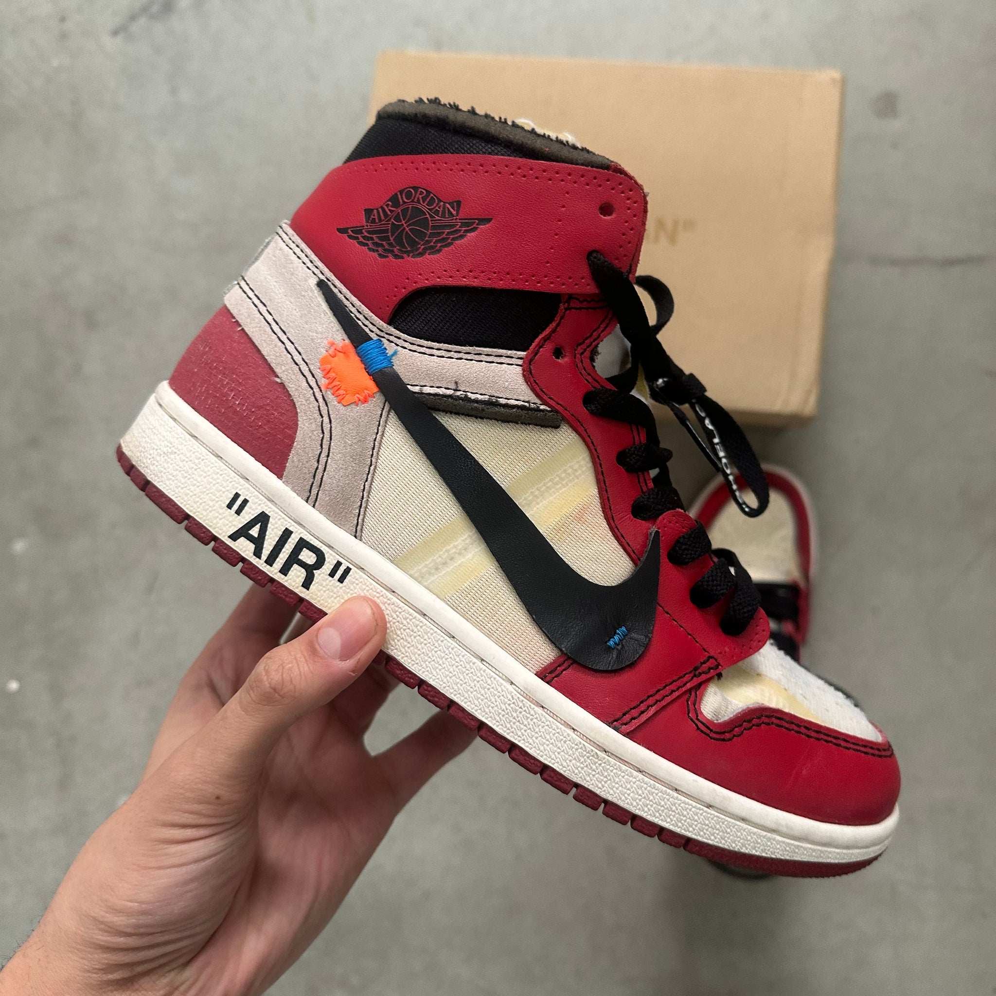Off-White x Air Jordan 1 Retro High OG 'Chicago' US8
