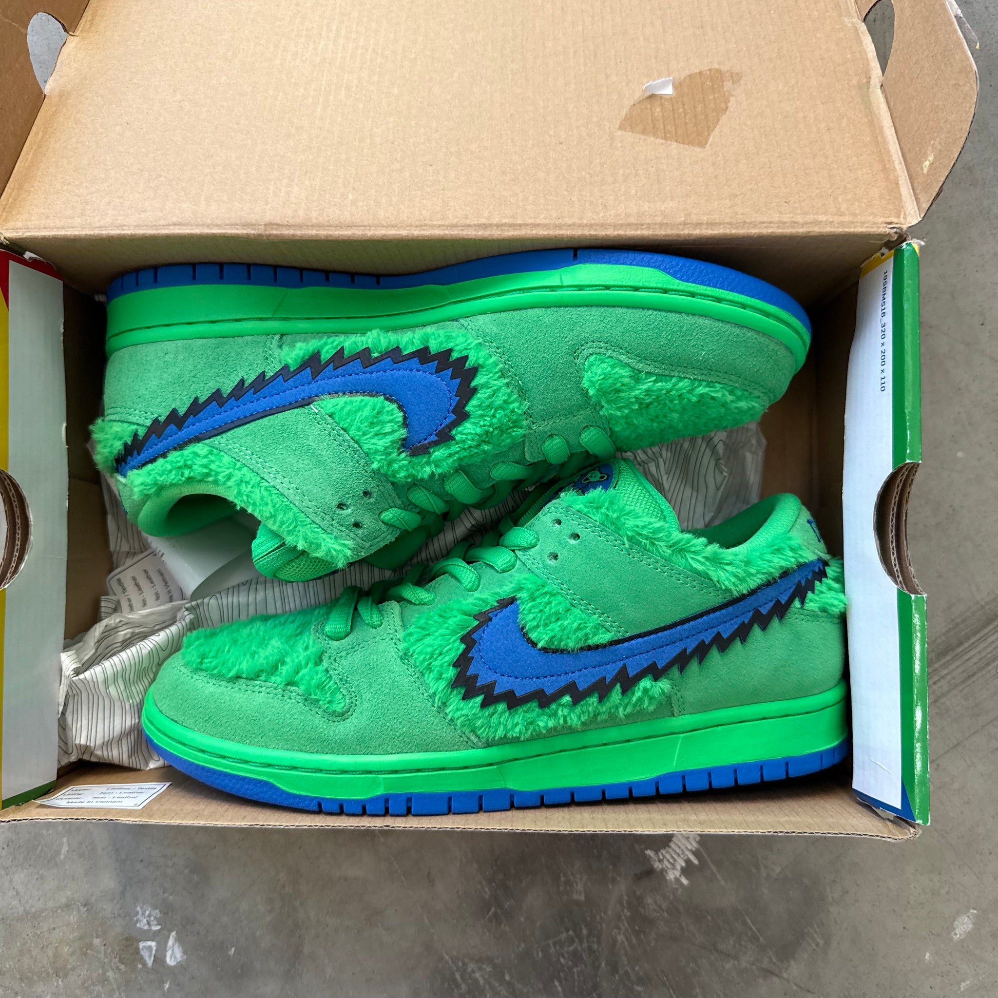 Nike x Grateful Dead SB Dunk Low Green Bear