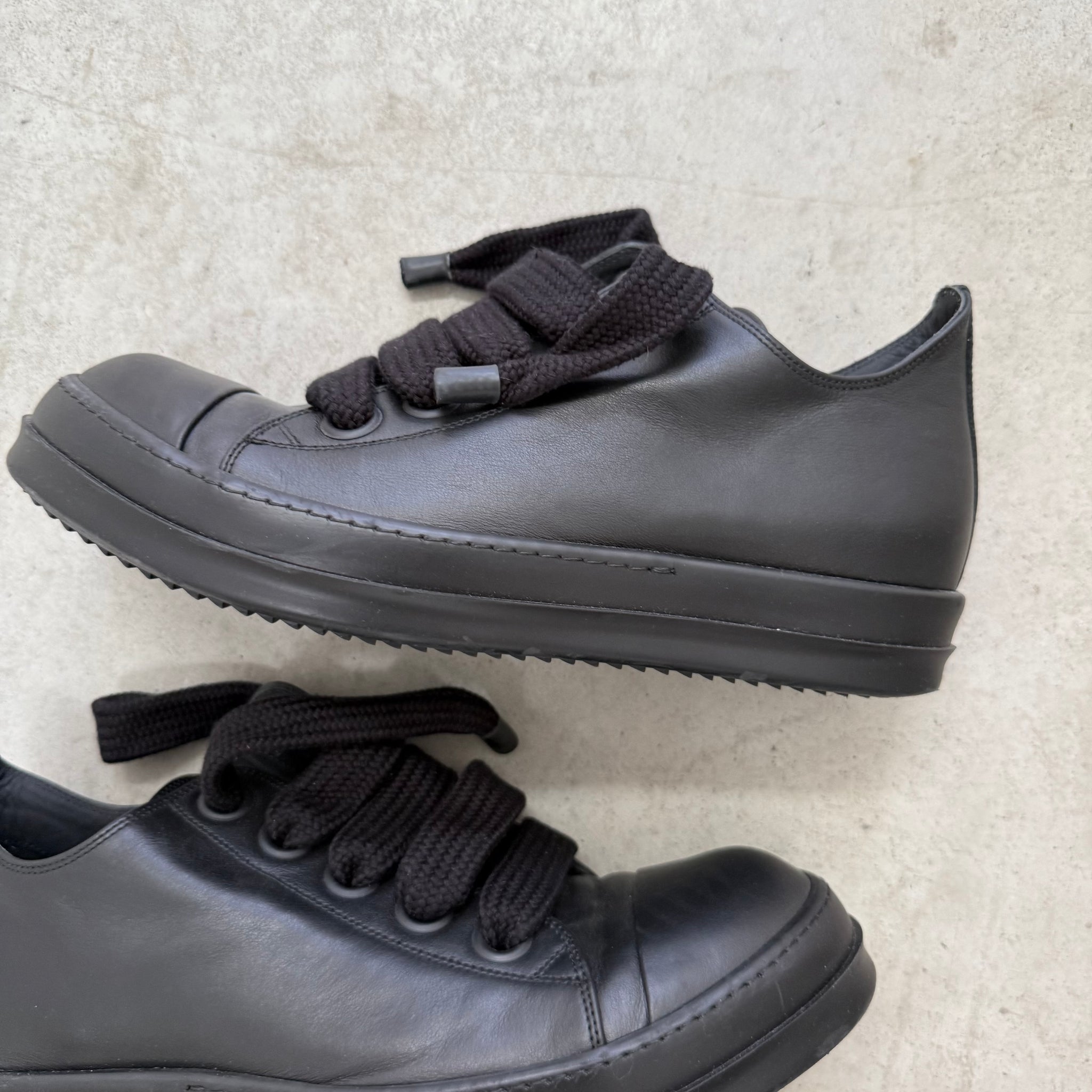 Rick Owens Jumbo Lace Black Low Ramone Sneakers (EU45)