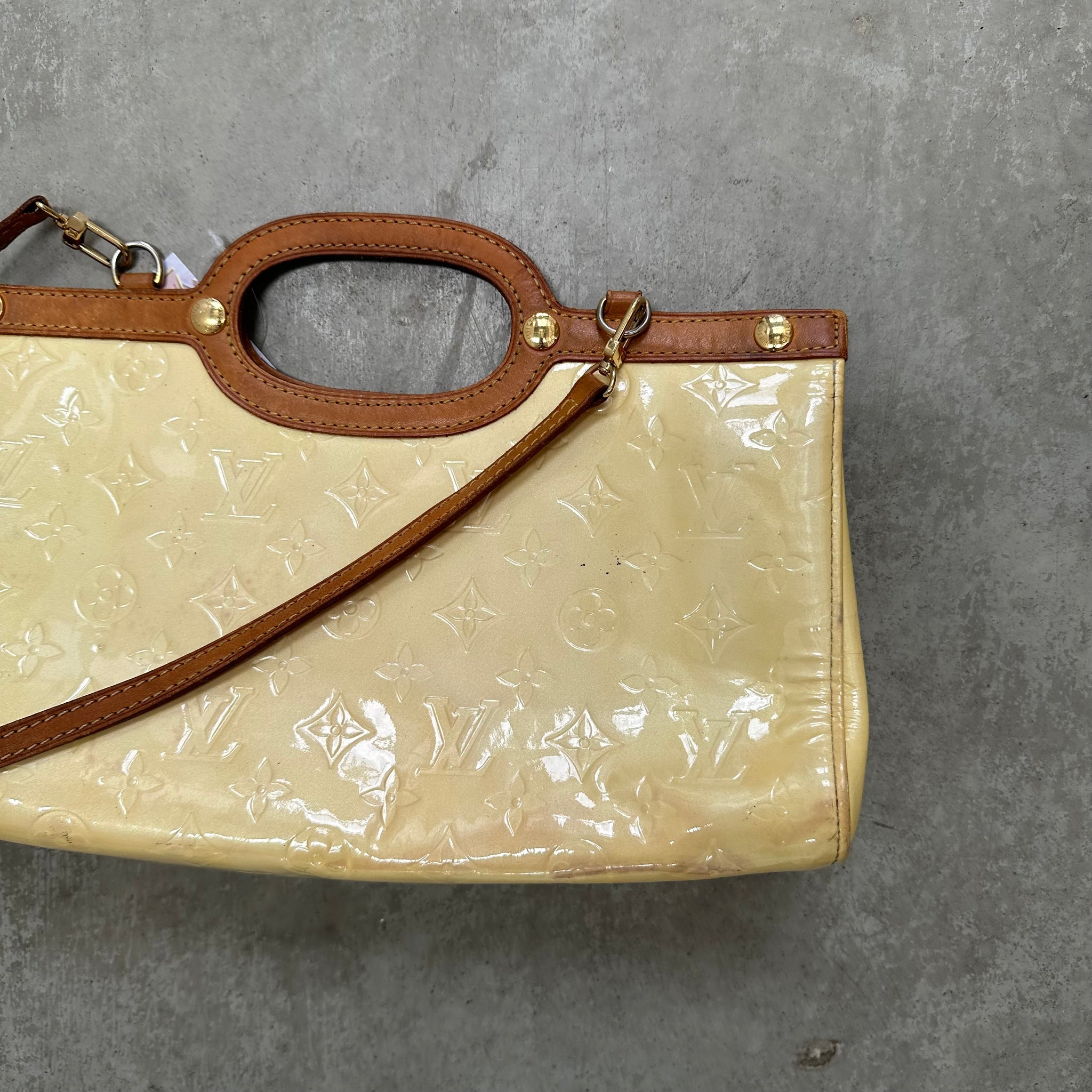 Louis Vuitton Cream Monogram Vernis Roxbury Drive Bag with Strap