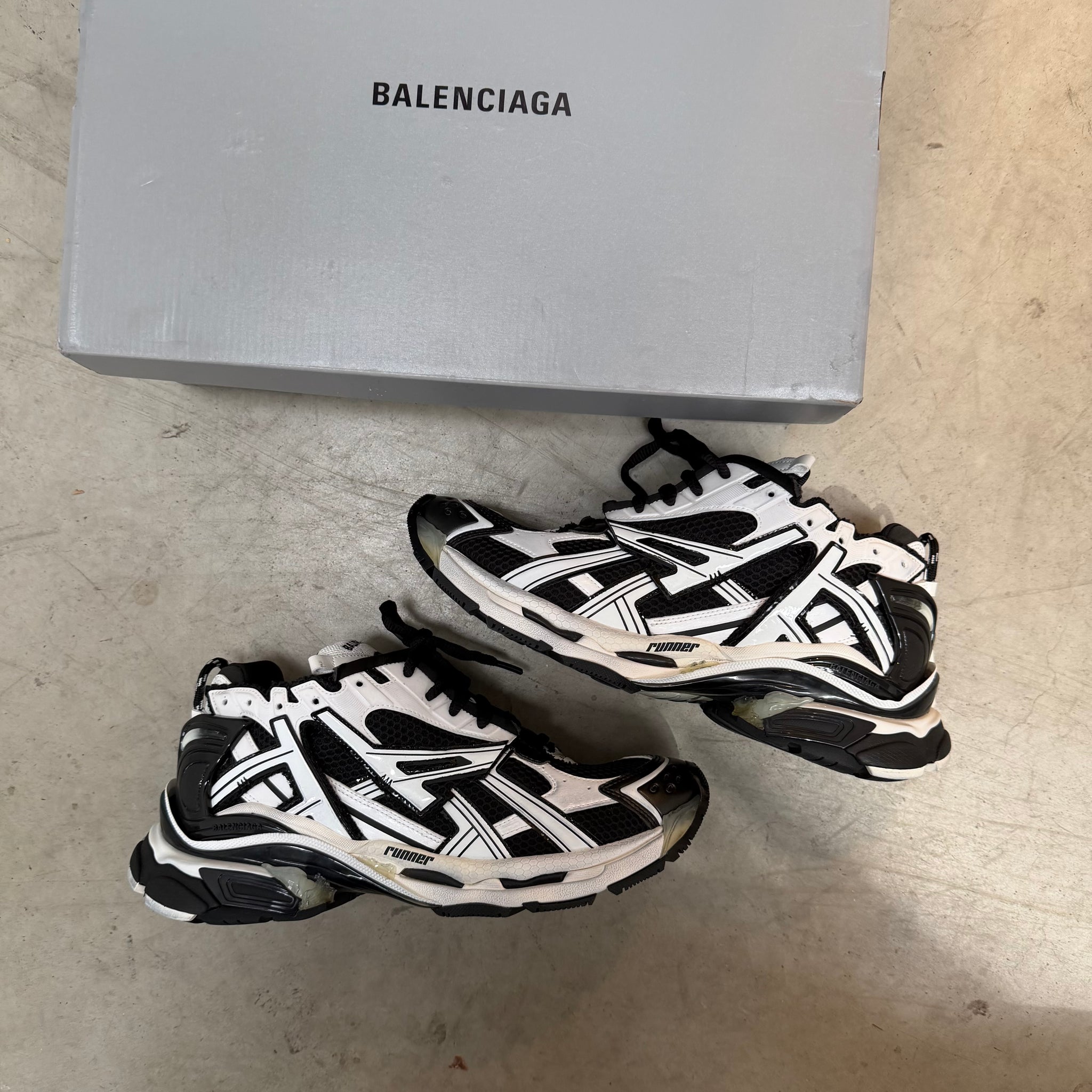 Balenciaga Black White Runner Sneaker (EU44/US11)