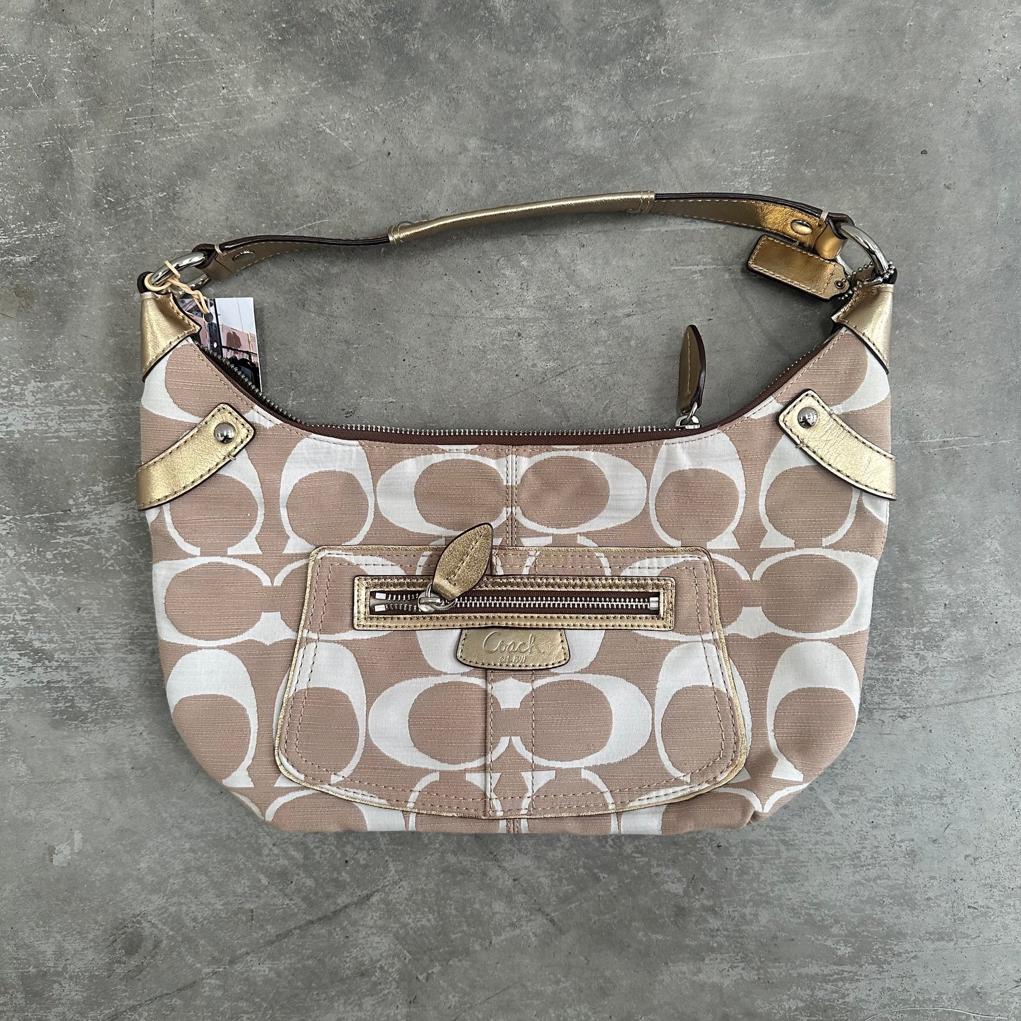 Coach Signature Shoulder Bag Beige/Gold