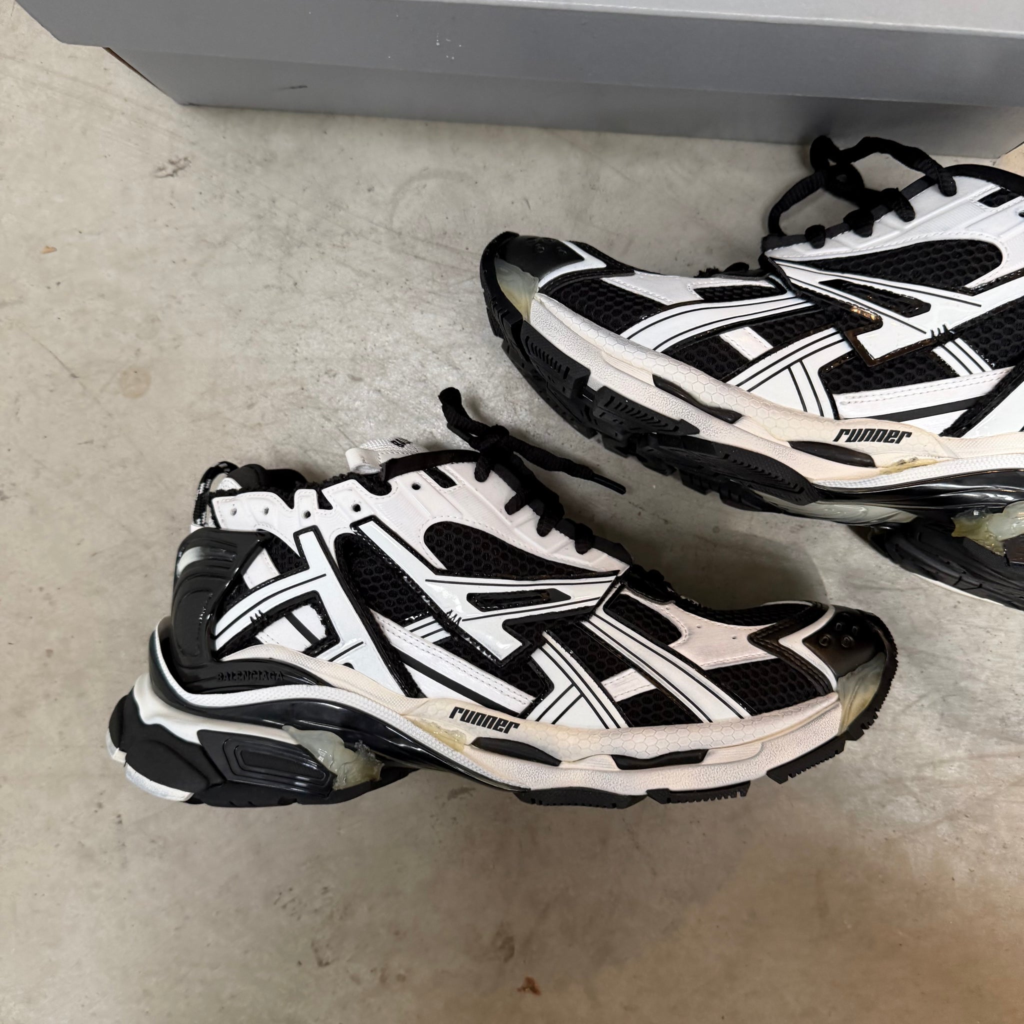 Balenciaga Black White Runner Sneaker (EU44/US11)