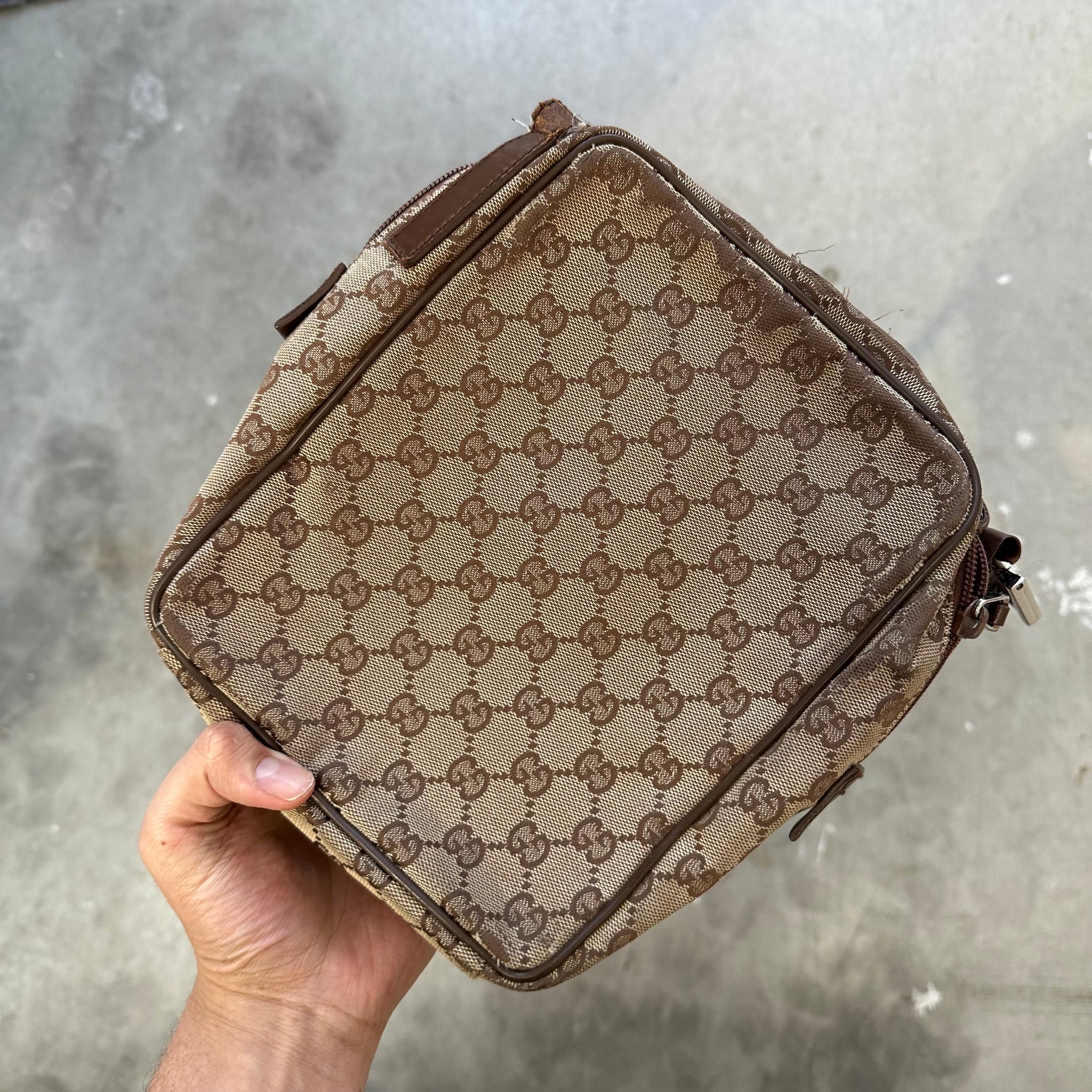 Gucci Canvas Logo Print Crossbody Bag Beige