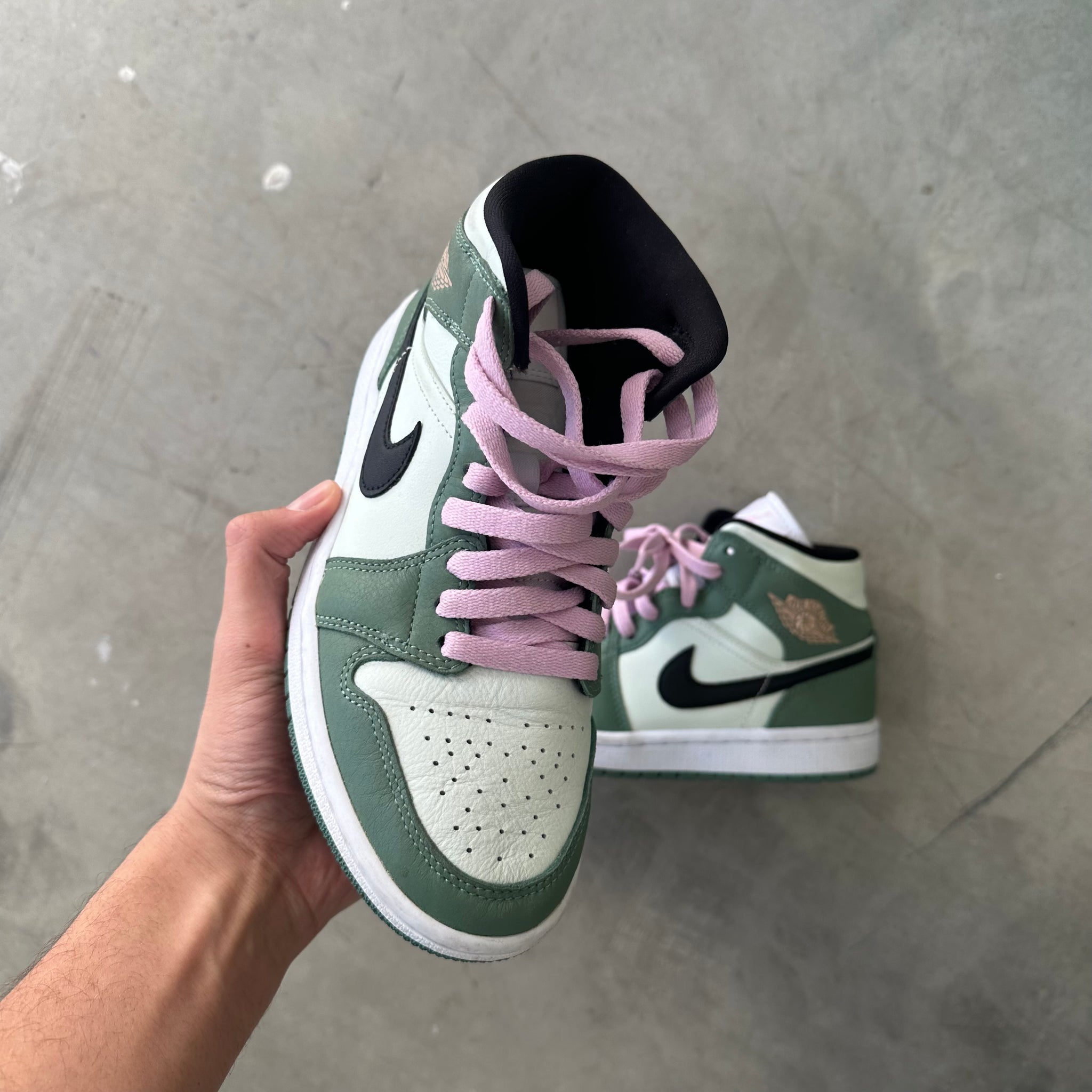 Nike Jordan 1 Mid Dutch Green US6 Womens