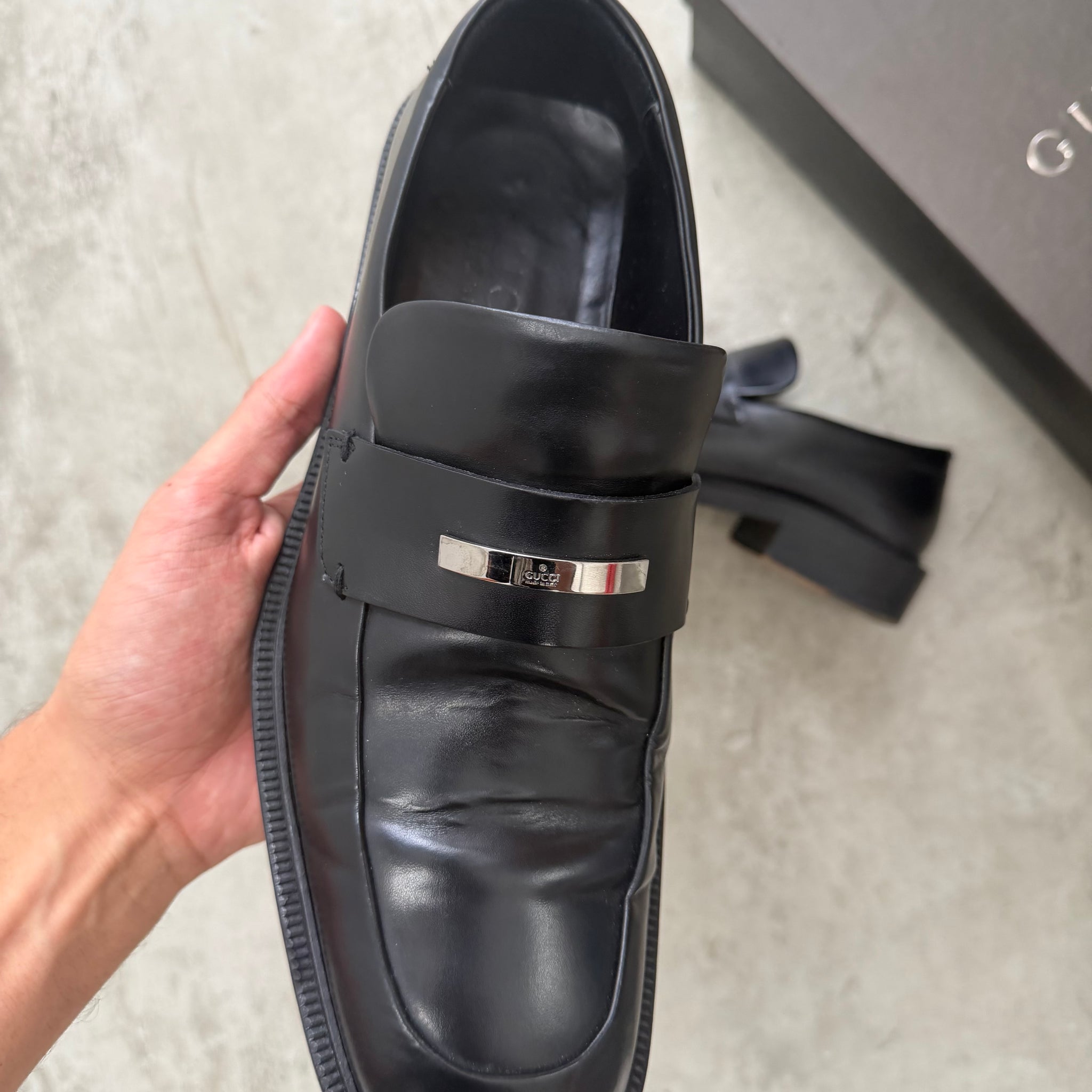 靴 GUCCI by Tom Ford l plate loafer Gucci by Tom Ford Front Logo Plaque Loafer (fits US9-9.5