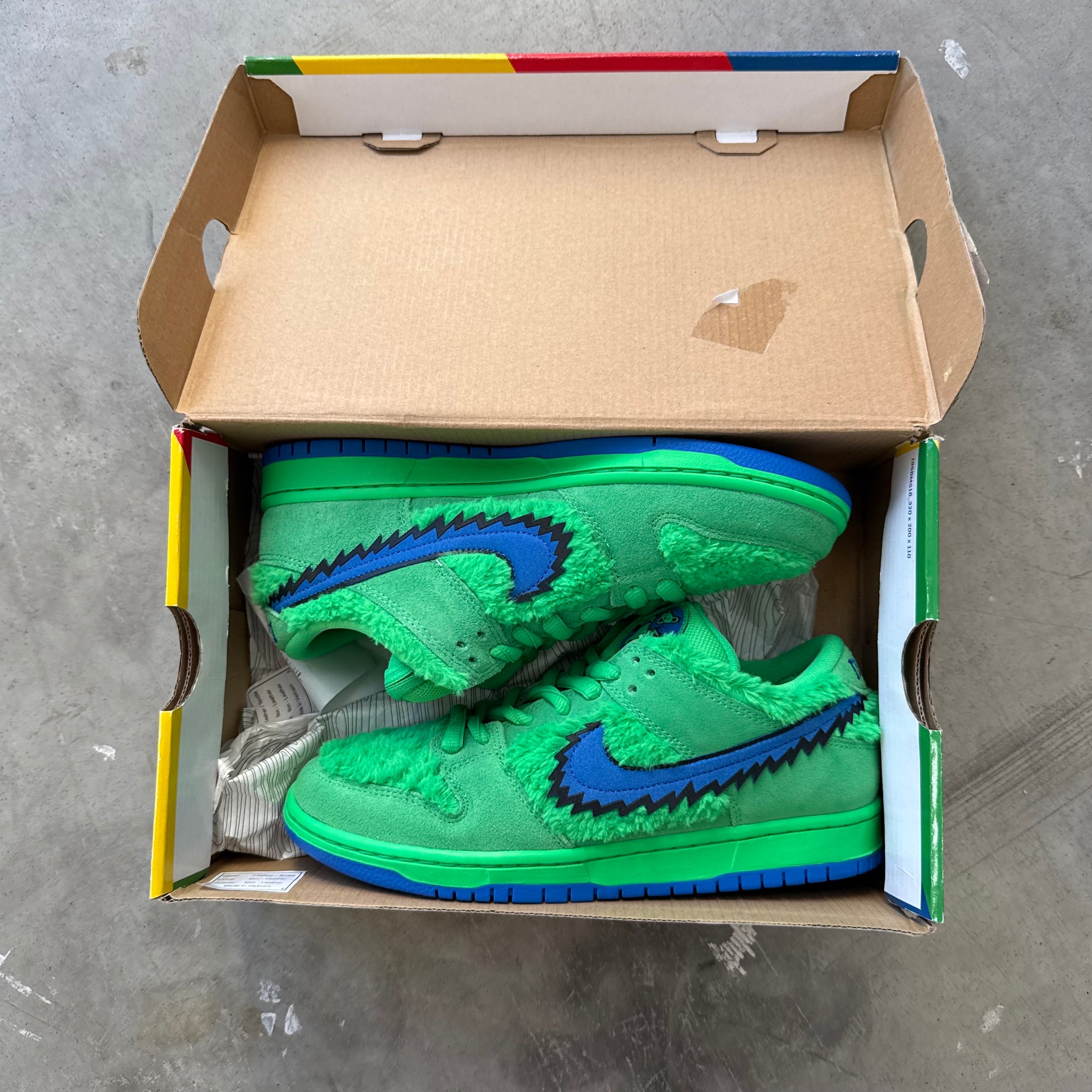 Nike x Grateful Dead SB Dunk Low Green Bear