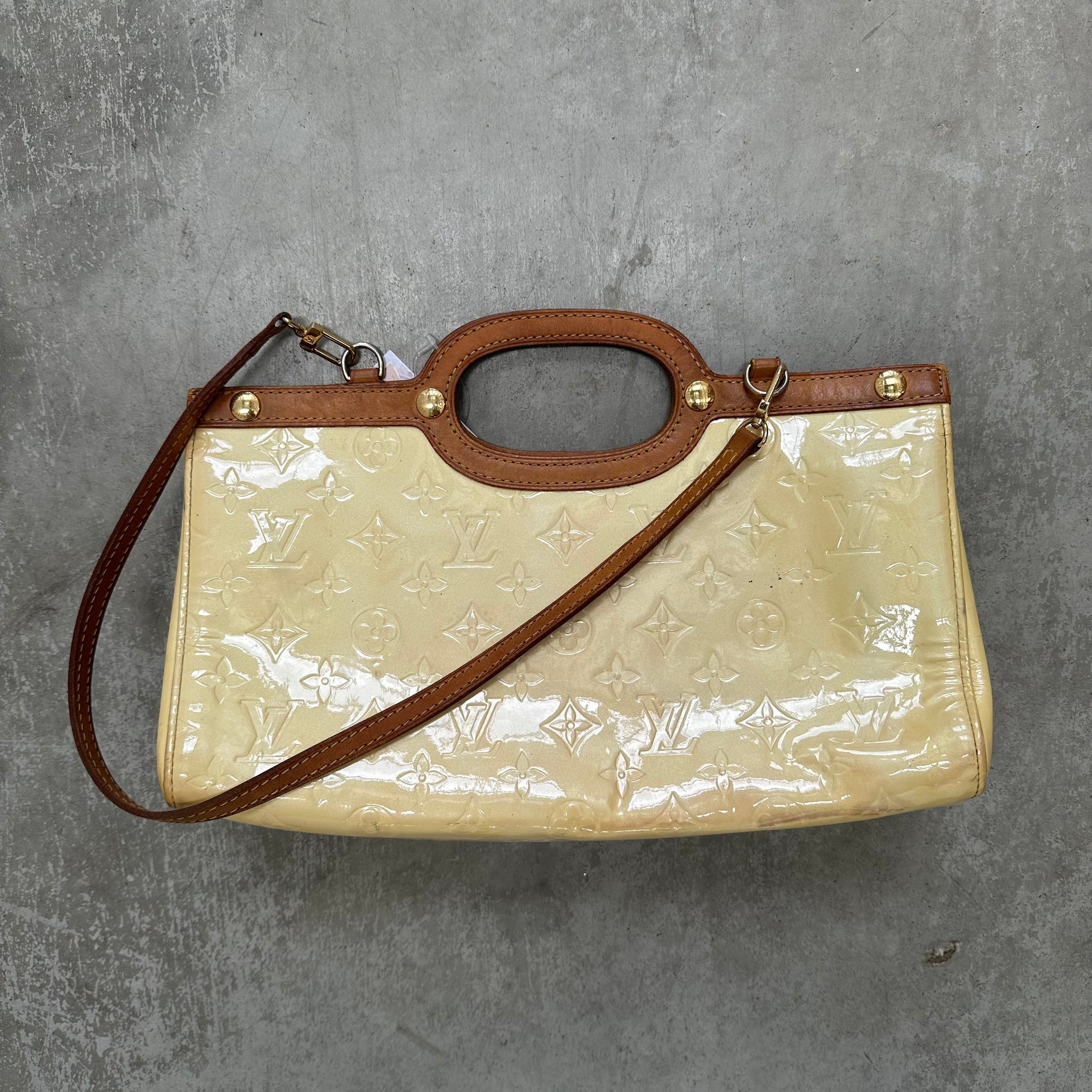 Louis Vuitton Cream Monogram Vernis Roxbury Drive Bag with Strap