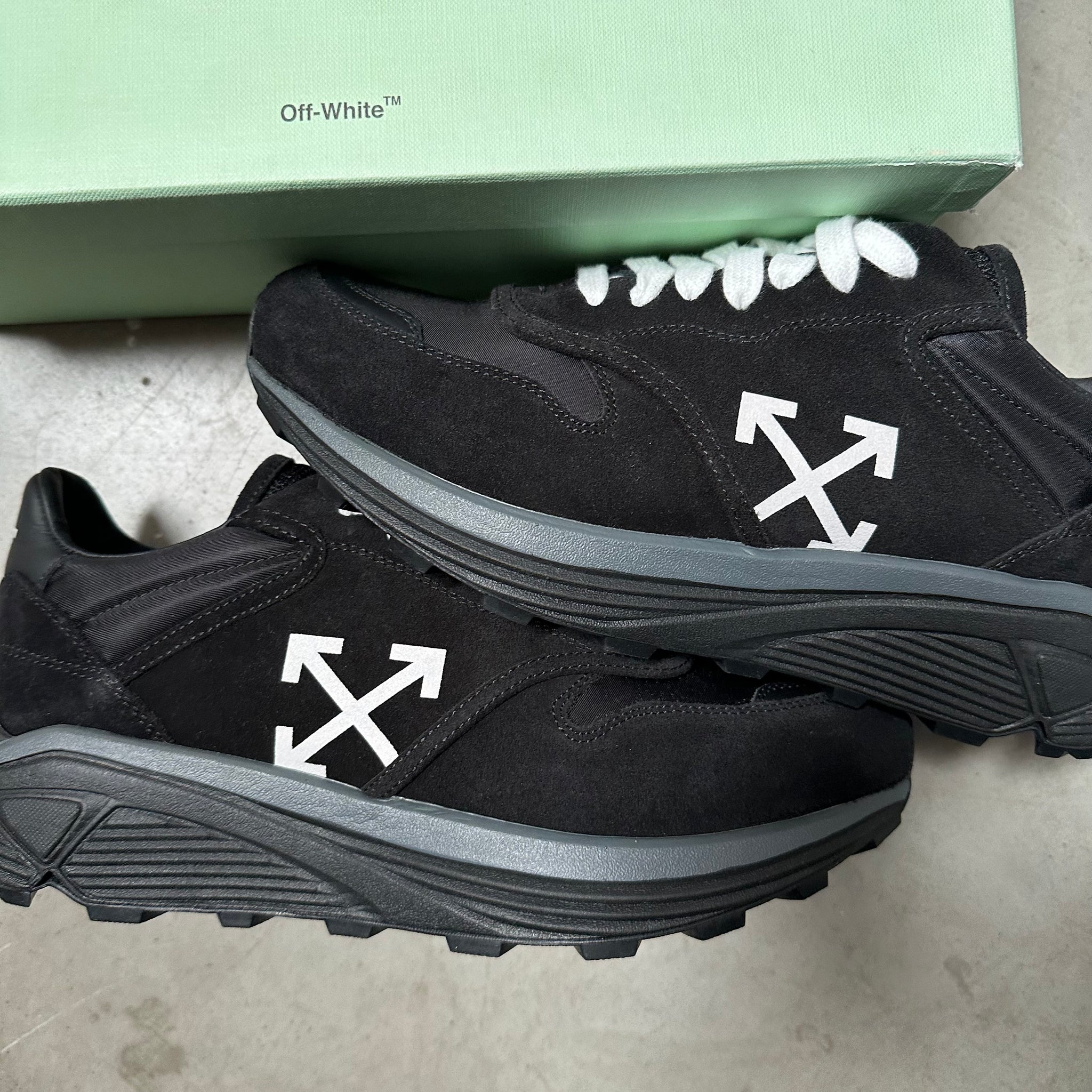 Off-White Jogger Sneaker Black