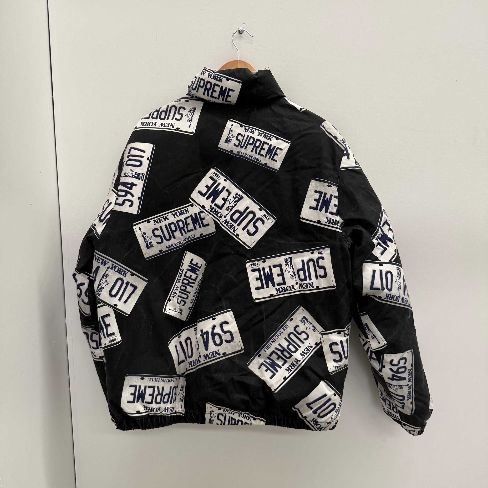 Supreme License Plate Puffer Jacket (Size L)