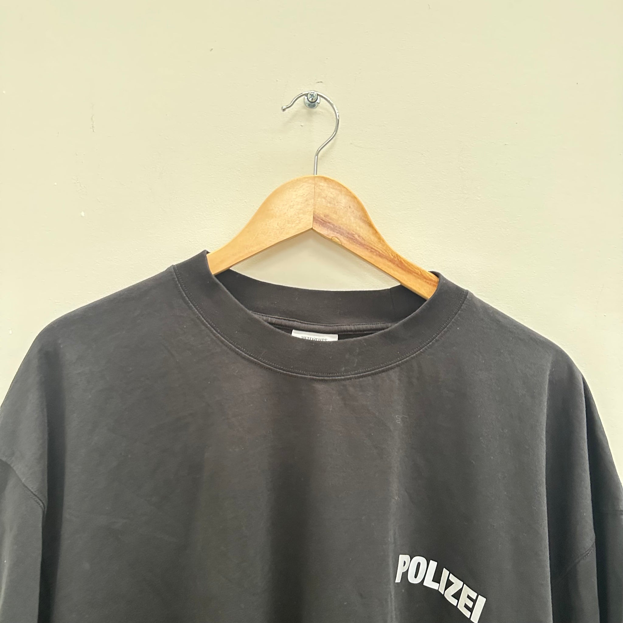 Vetements 'Polizei' Slogan-Print T-Shirt (fits S-M)