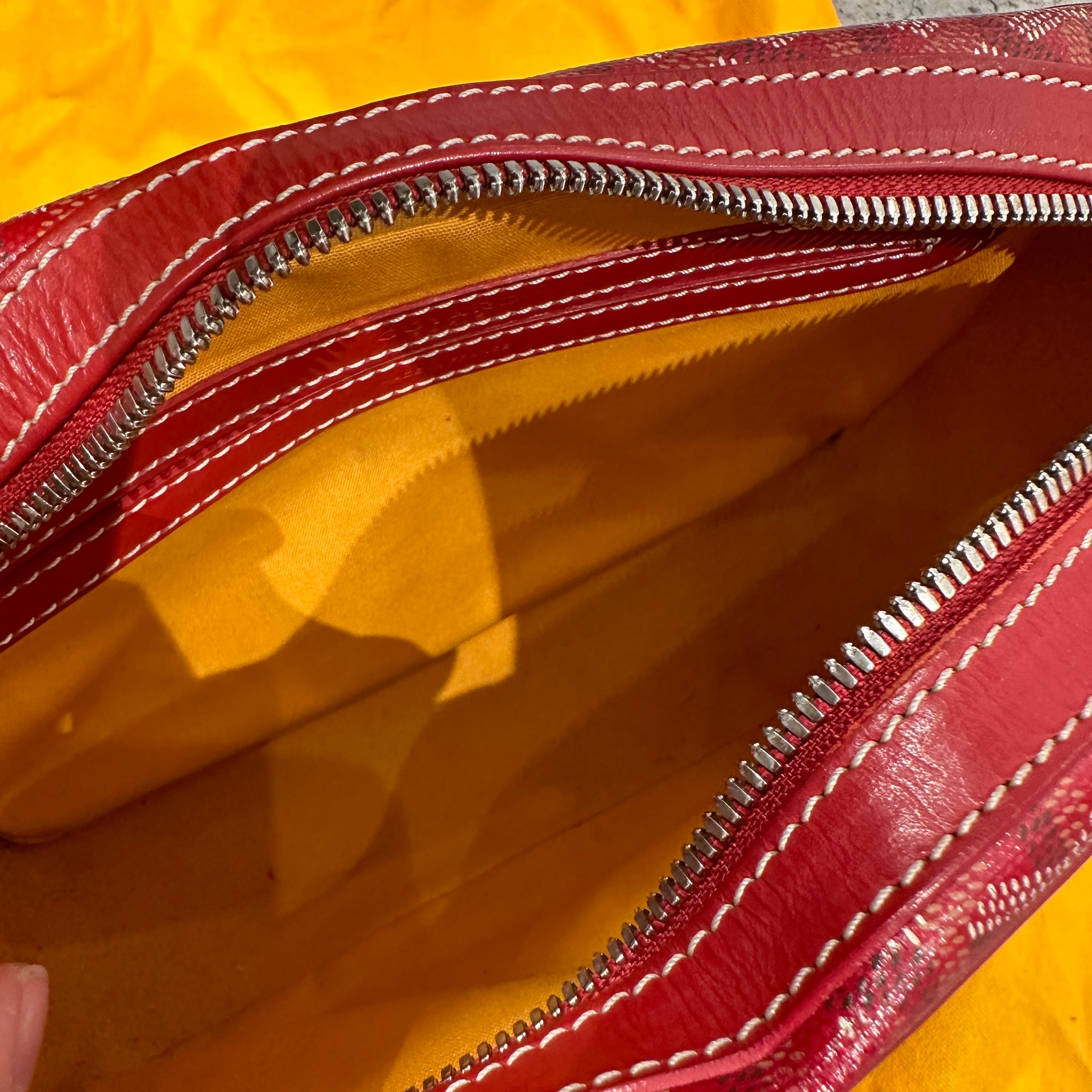 Goyard Cap Vert Cross Body Bag Red