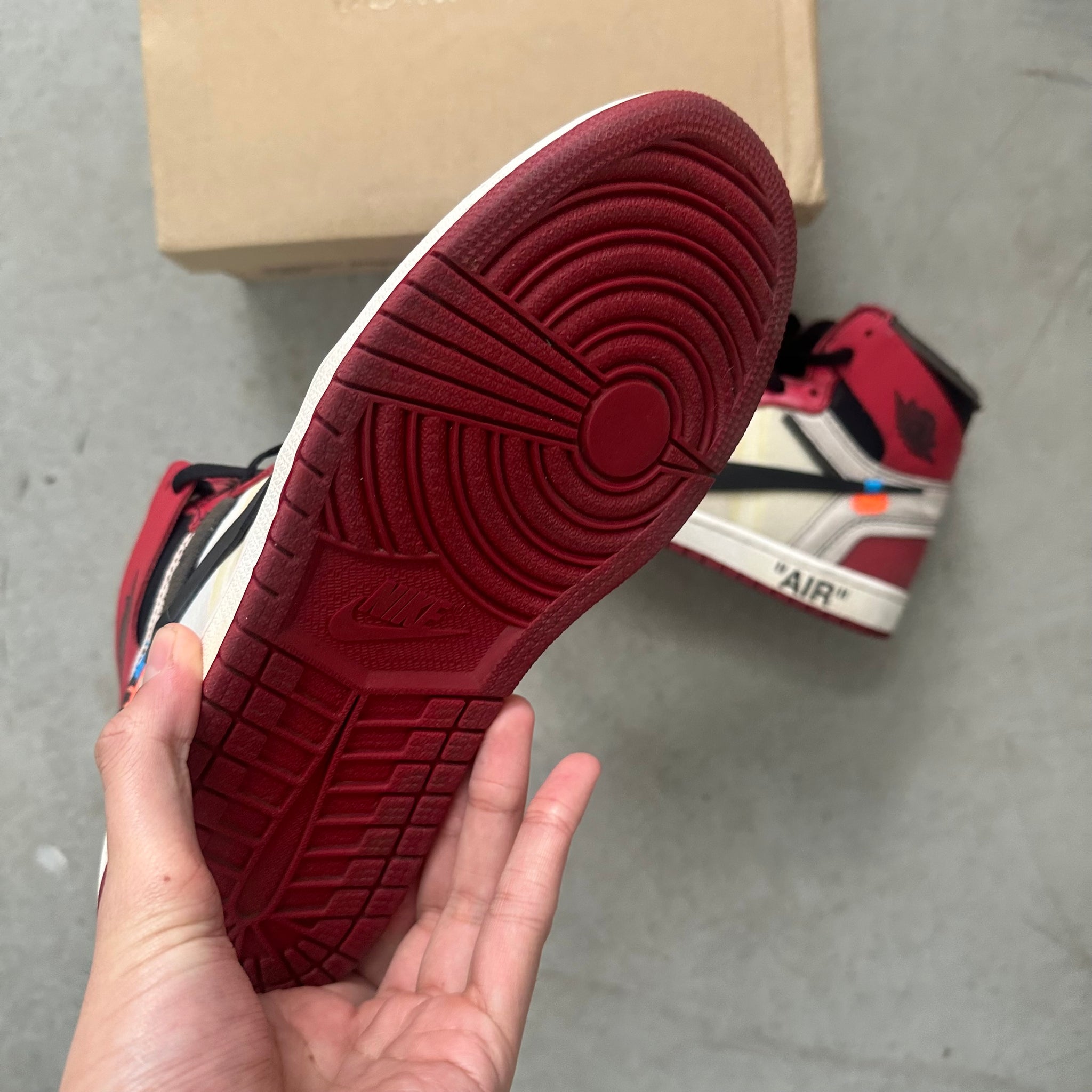 Off-White x Air Jordan 1 Retro High OG 'Chicago' US8