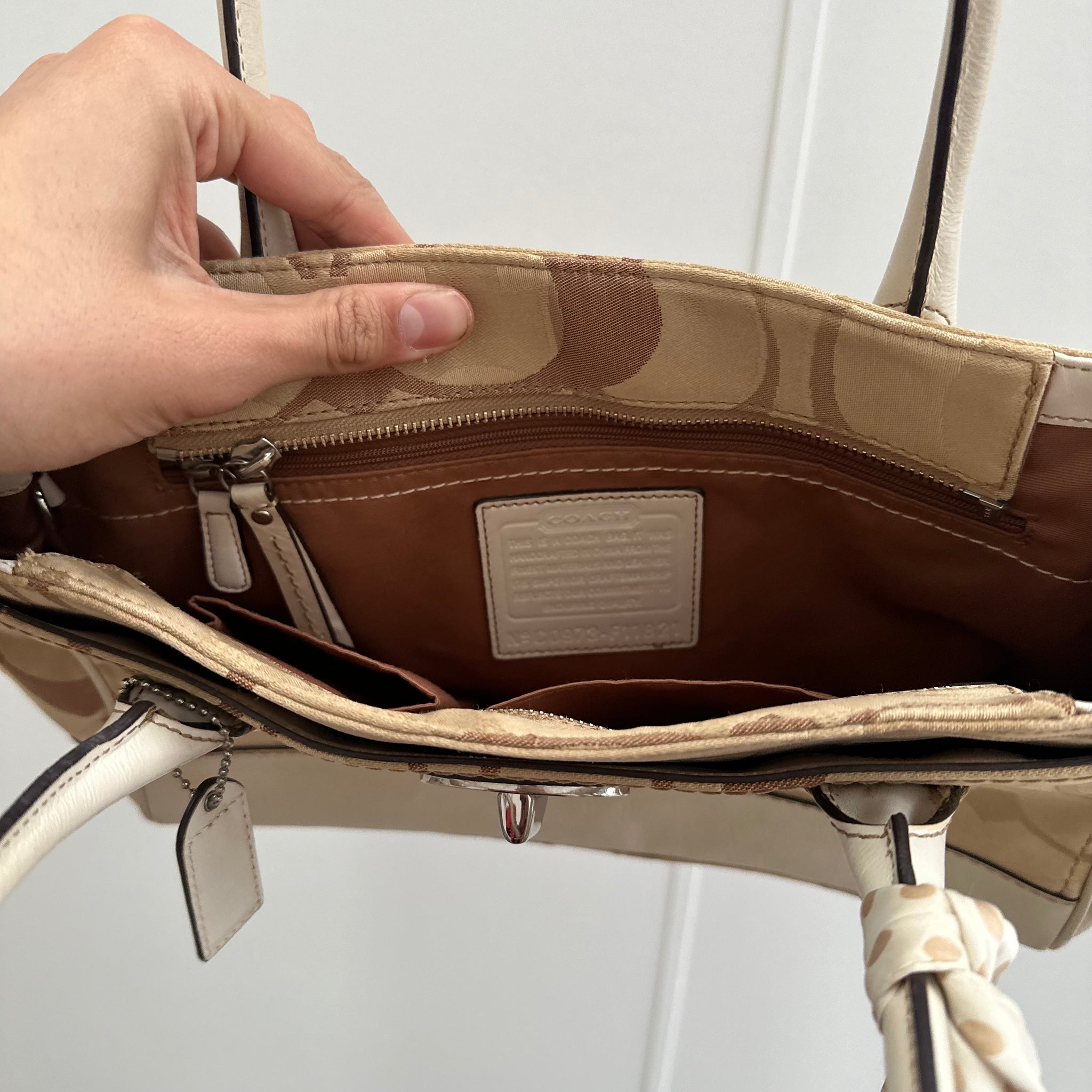Coach Hampton Madeline Signature Handbag
