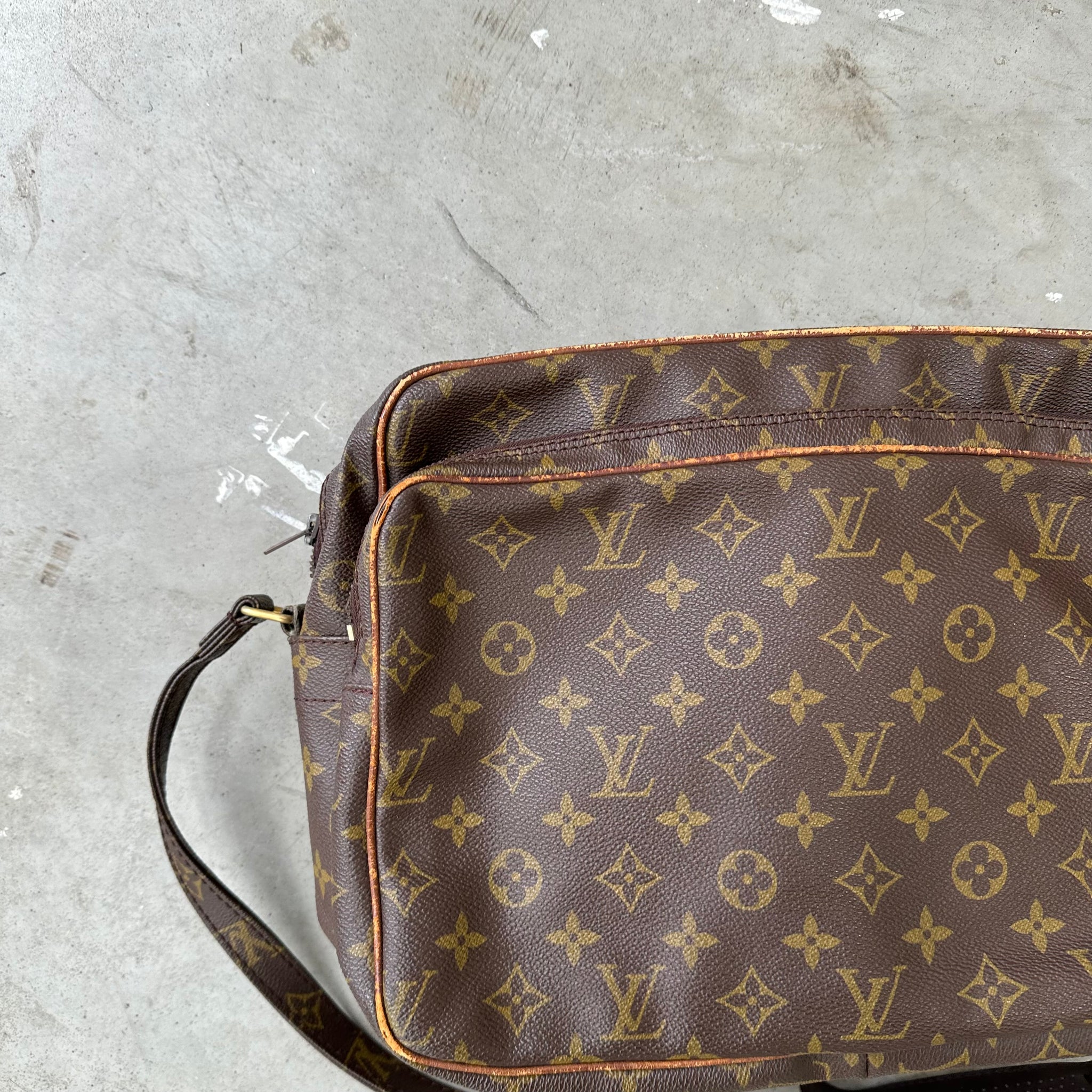 Louis Vuitton Nile Messenger Crossbody Bag