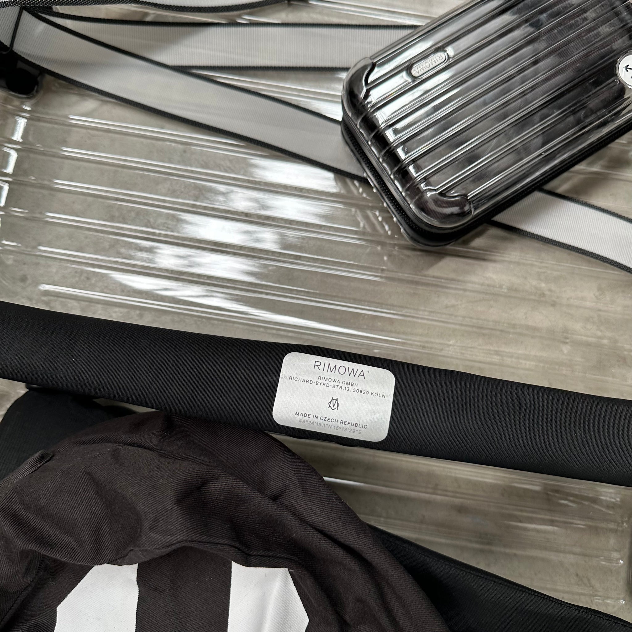 Off-White Rimowa See Through Black 36L Case